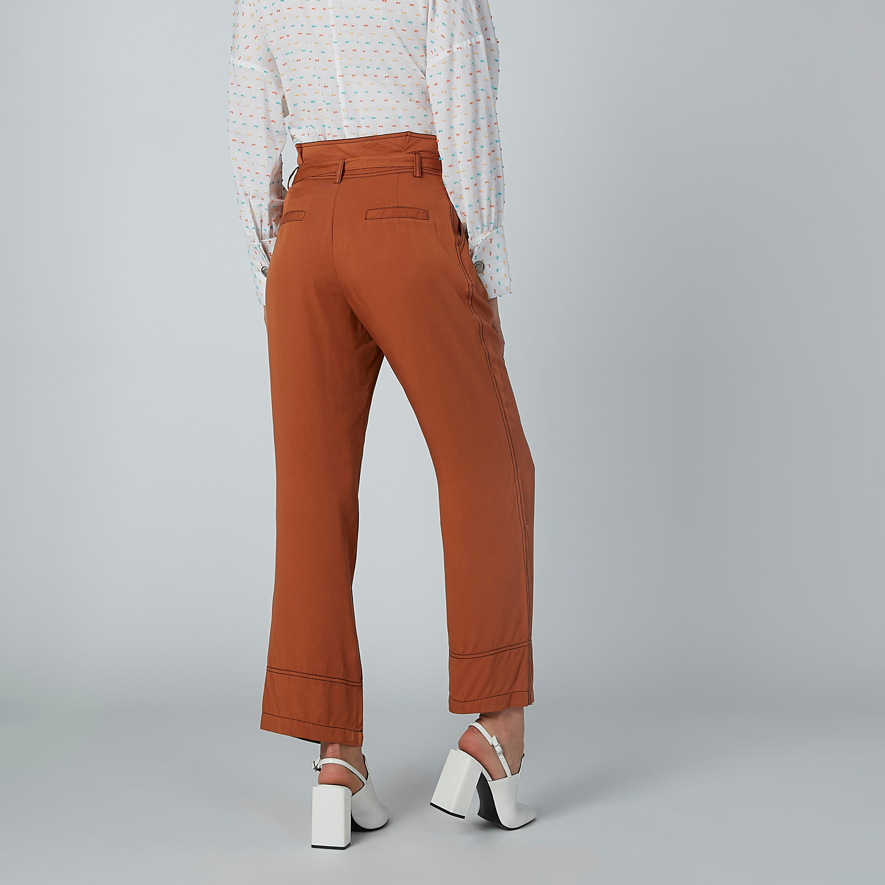 بنطال سادة بثنيات وجيوب من آيكونيك-women-clothing-bottoms-trousers-image-4