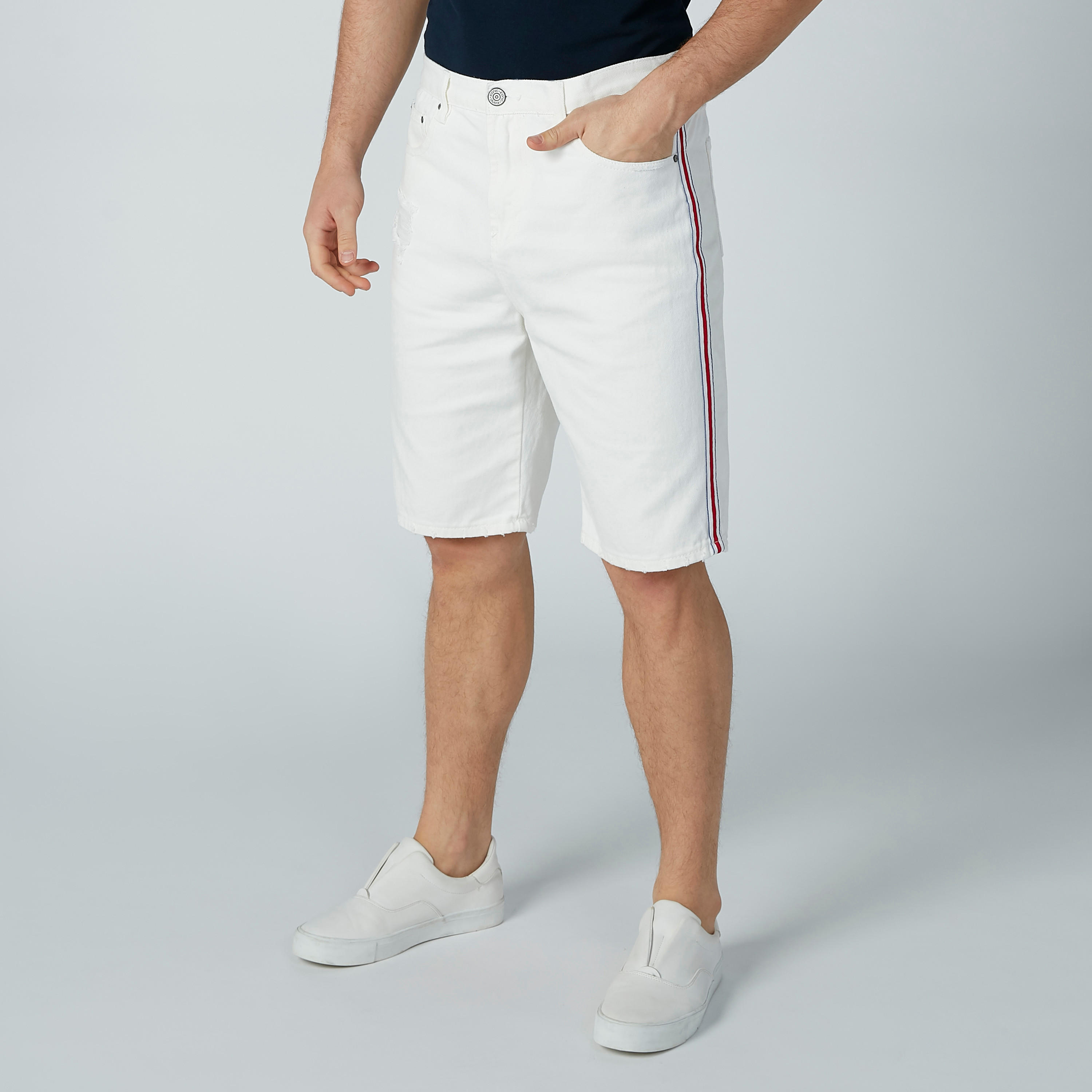 شورت بجيوب وشريطة من آيكونيك-men-clothing-bottoms-shorts-image-1