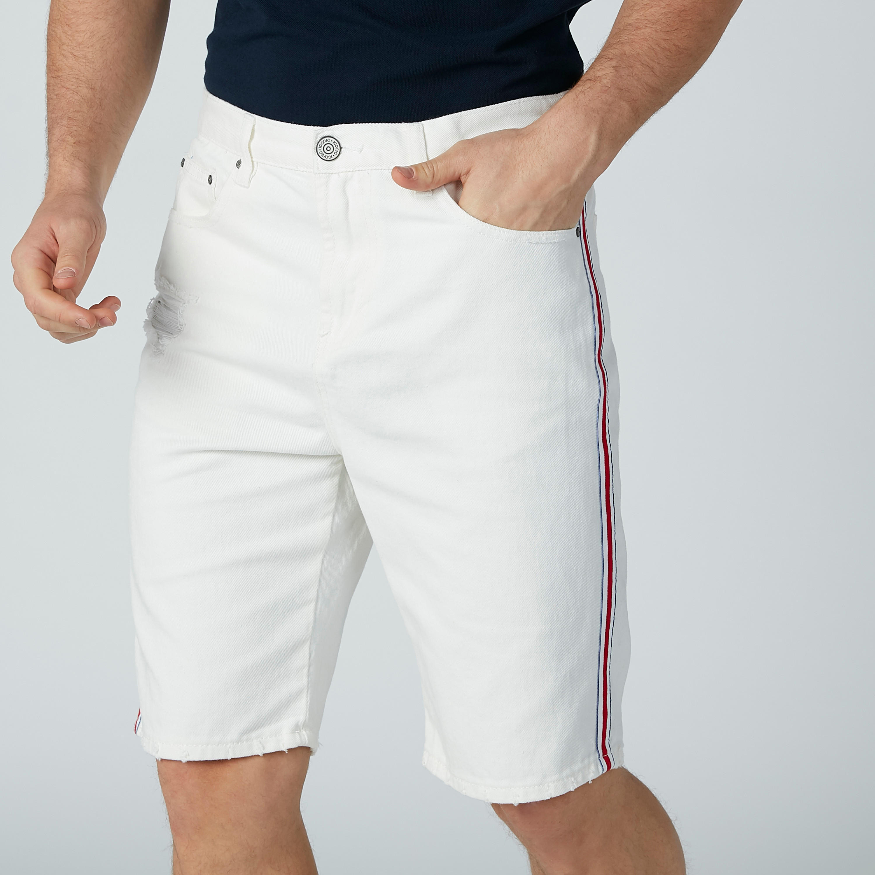 شورت بجيوب وشريطة من آيكونيك-men-clothing-bottoms-shorts-image-3