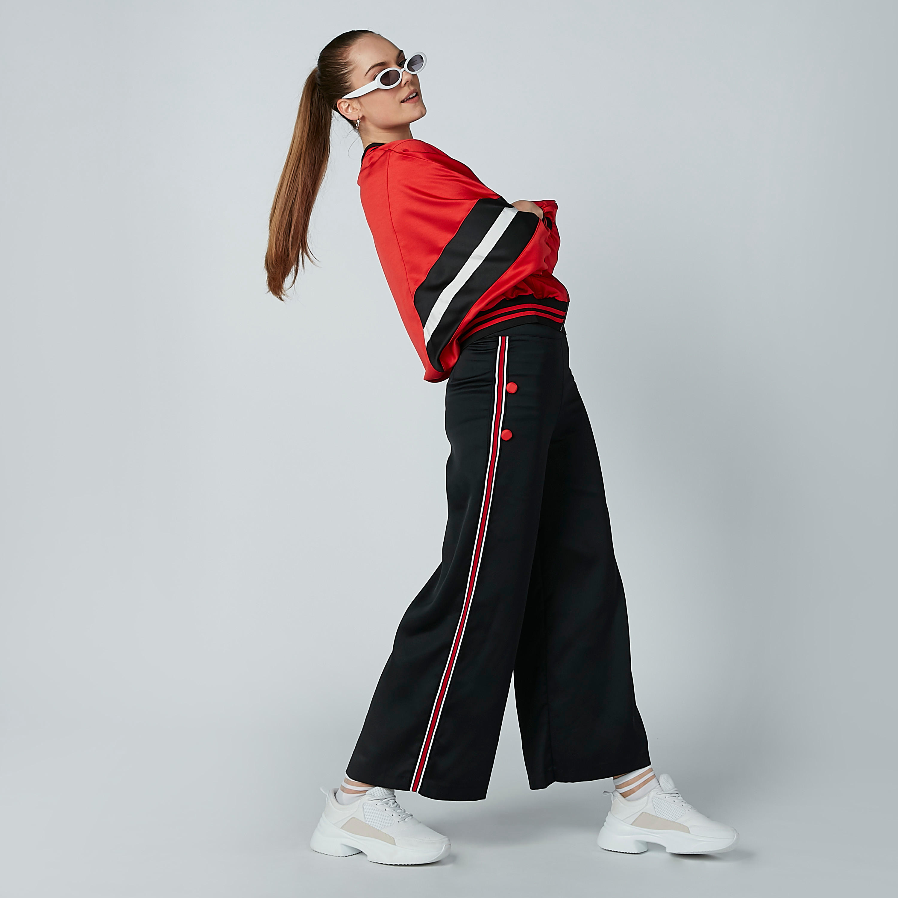 بنطال بالازو بقصّة واسعة وأزرار وشريطة من آيكونيك-women-clothing-bottoms-trousers-image-1