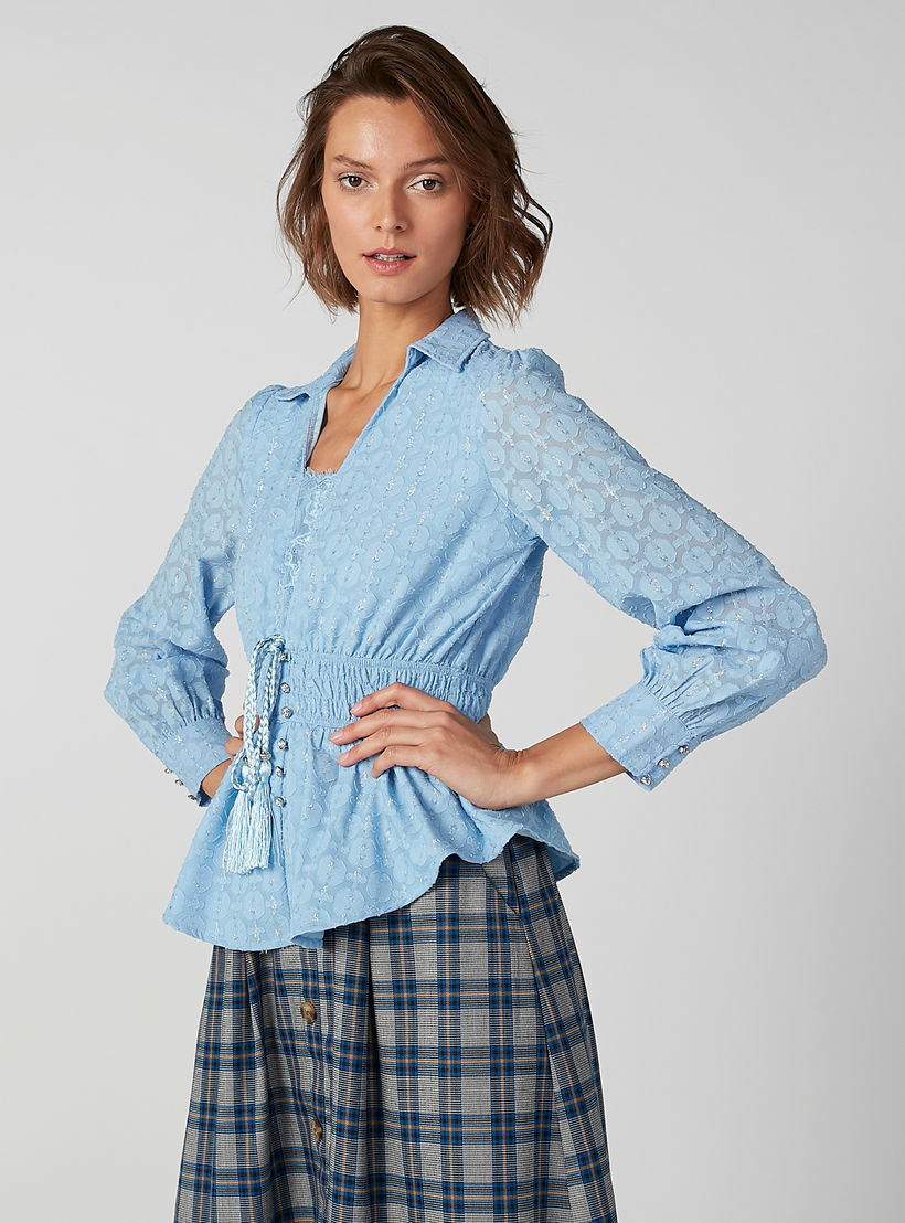 بلوزة بارزة الملمس بياقة عاديّة وأكمام طويلة وشرّابات من آيكونيك-women-clothing-shirtsandblouses-blouses-image-5