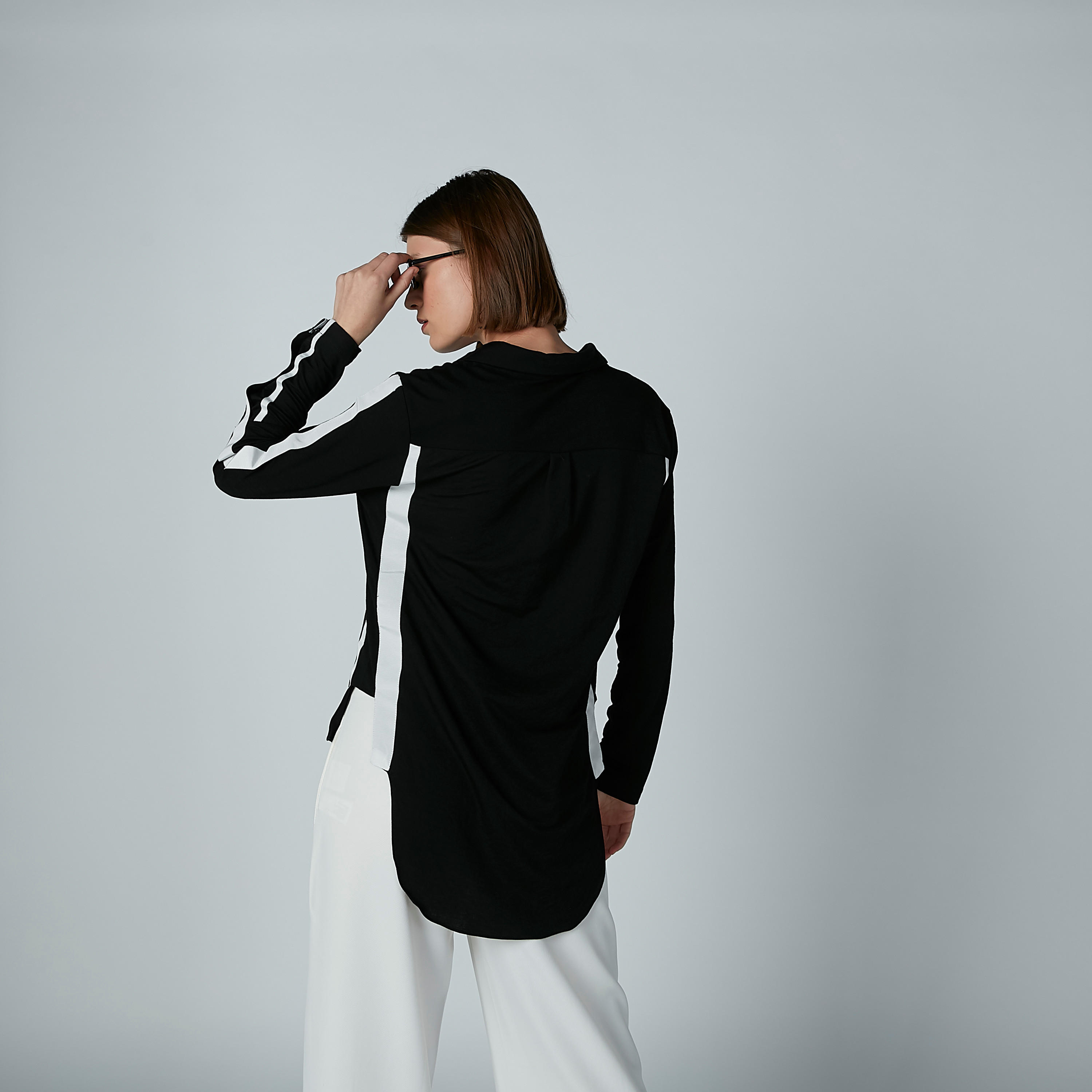 بلوزة بياقة عاديّة وأكمام طويلة وحوّاف مستديرة وشريطة من آيكونيك-women-clothing-shirtsandblouses-blouses-image-3