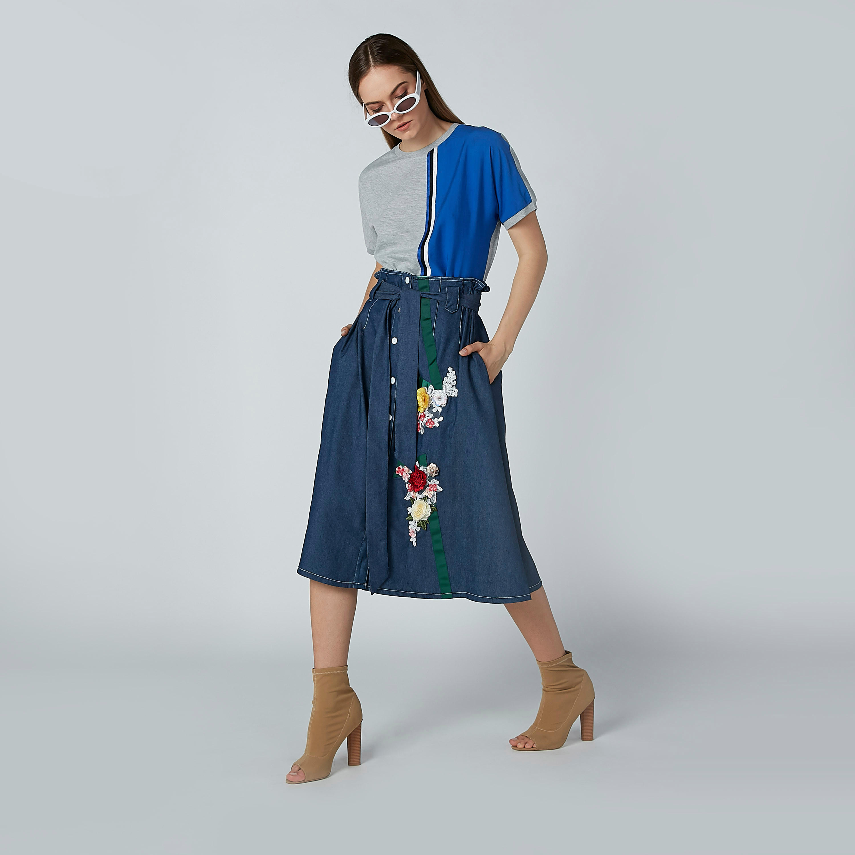 تنورة متوسطة الطول بخصر بيبرباج وتزيينات زهرية-women-clothing-bottoms-skirts-image-2