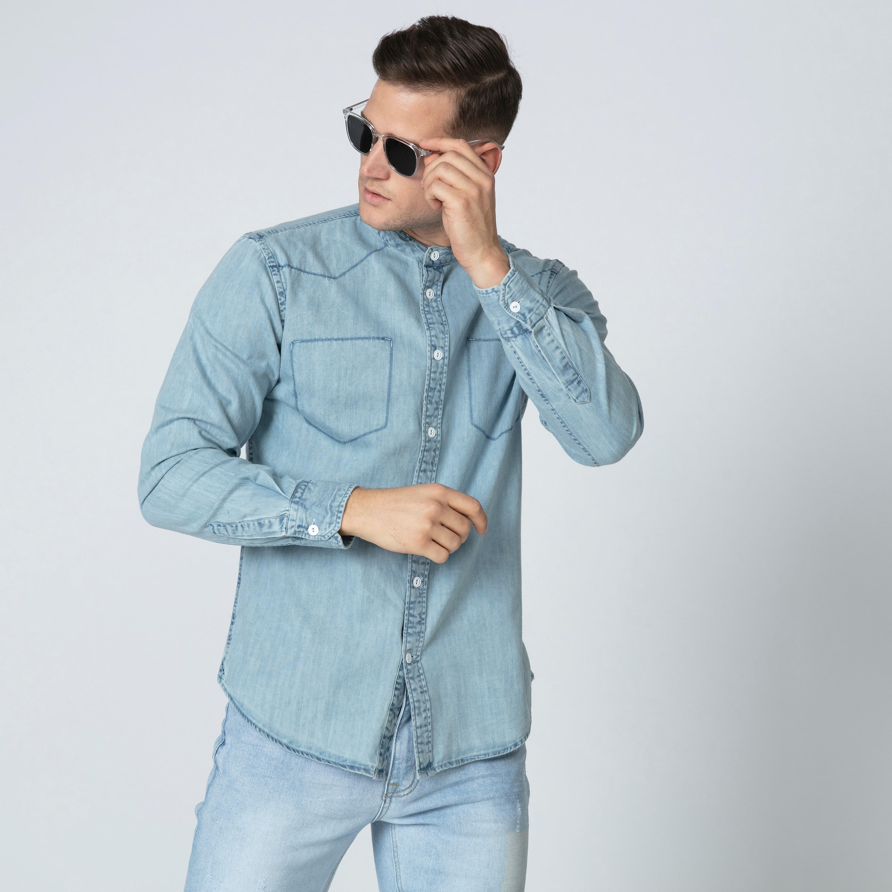 قميص دينم بياقة ماندارين وأكمام طويلة من آيكونيك-men-clothing-shirts-image-1