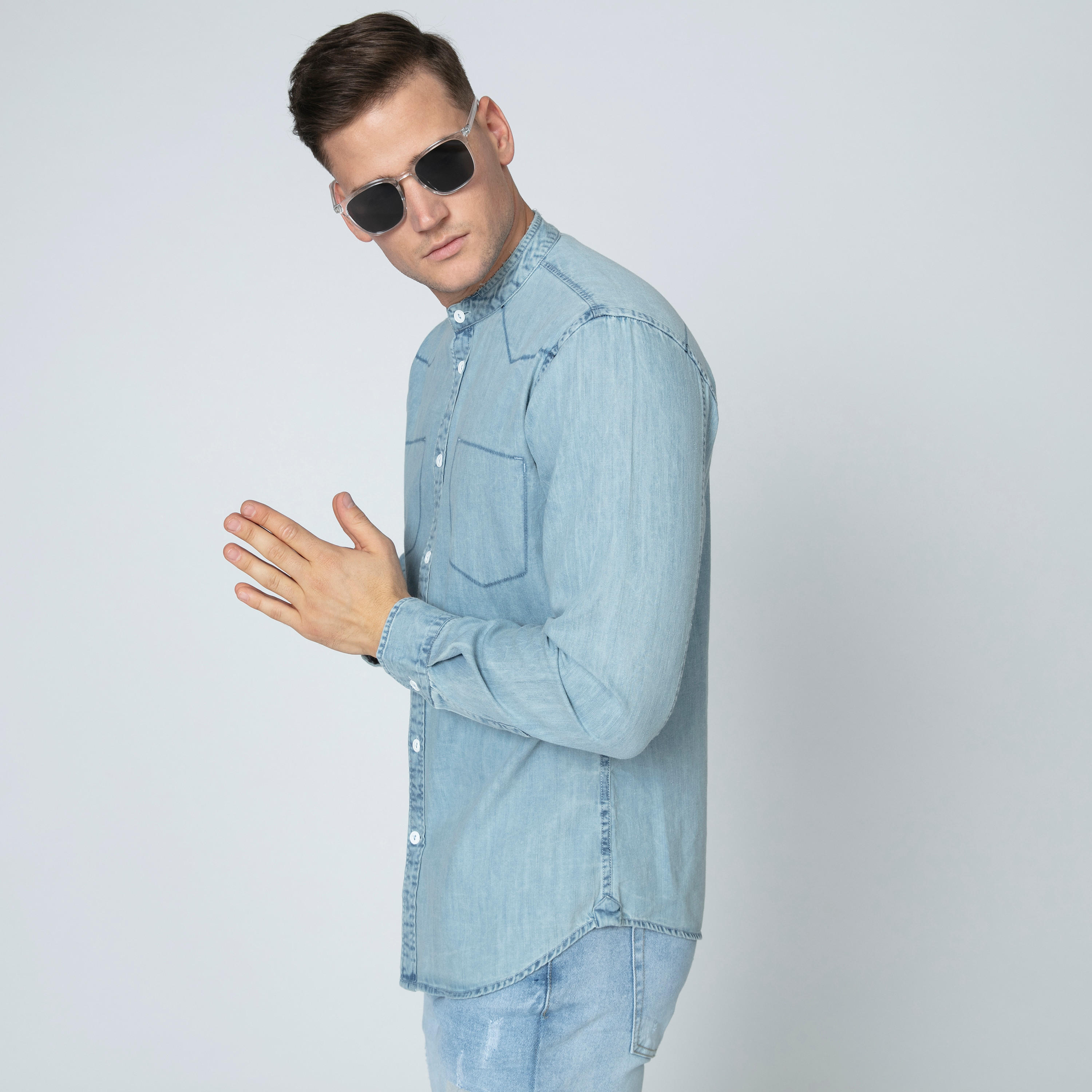 قميص دينم بياقة ماندارين وأكمام طويلة من آيكونيك-men-clothing-shirts-image-3