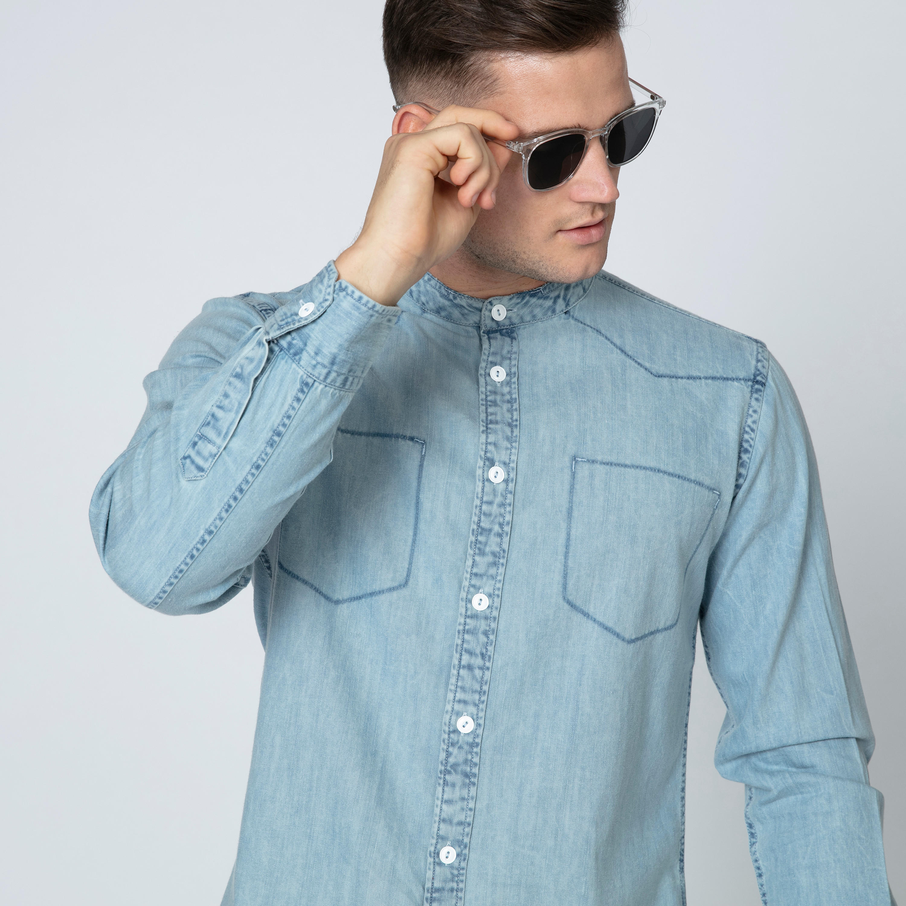 قميص دينم بياقة ماندارين وأكمام طويلة من آيكونيك-men-clothing-shirts-image-5