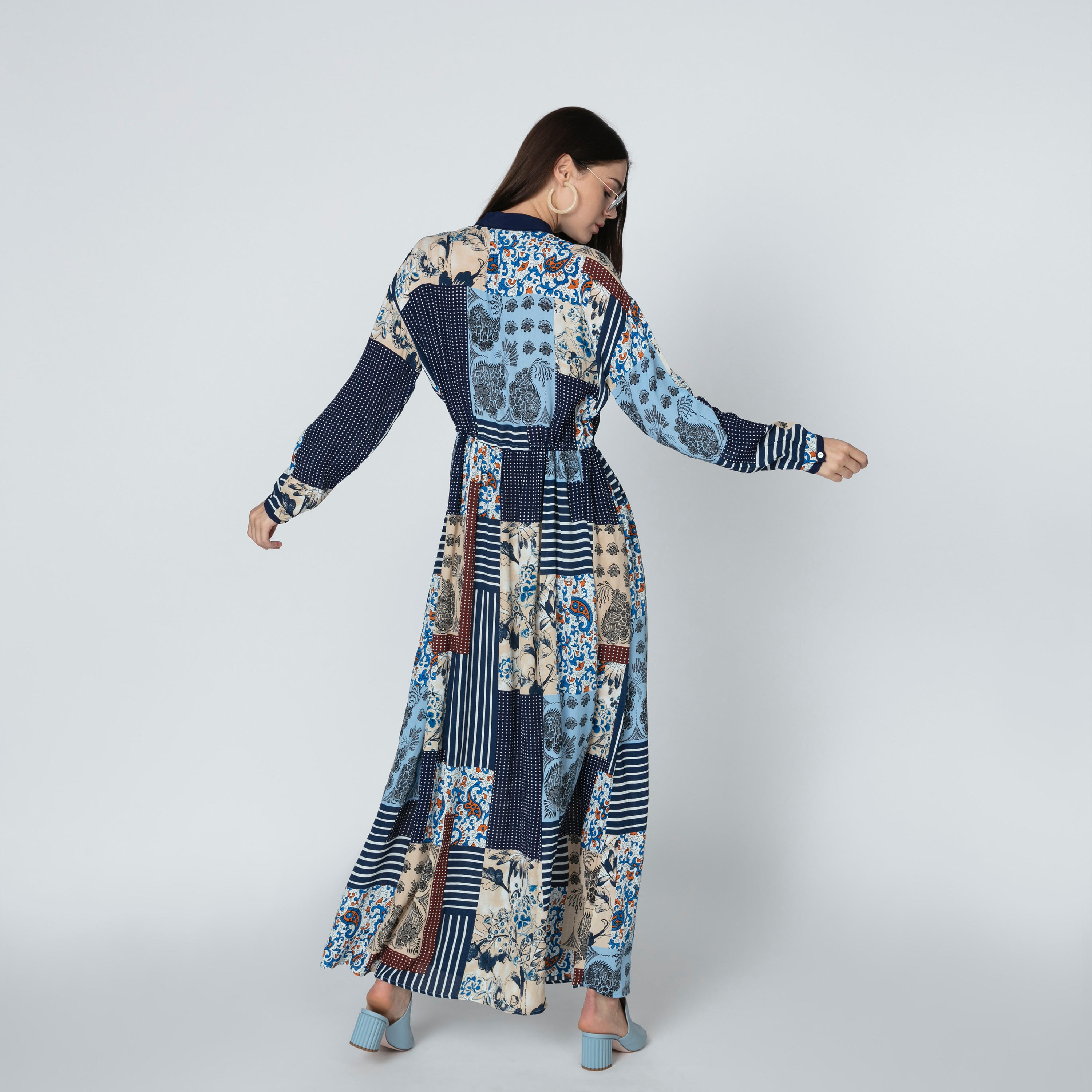 فستان إيه لاين طويل بأكمام طويلة وطبعات من آيكونيك-women-clothing-dresses-image-2
