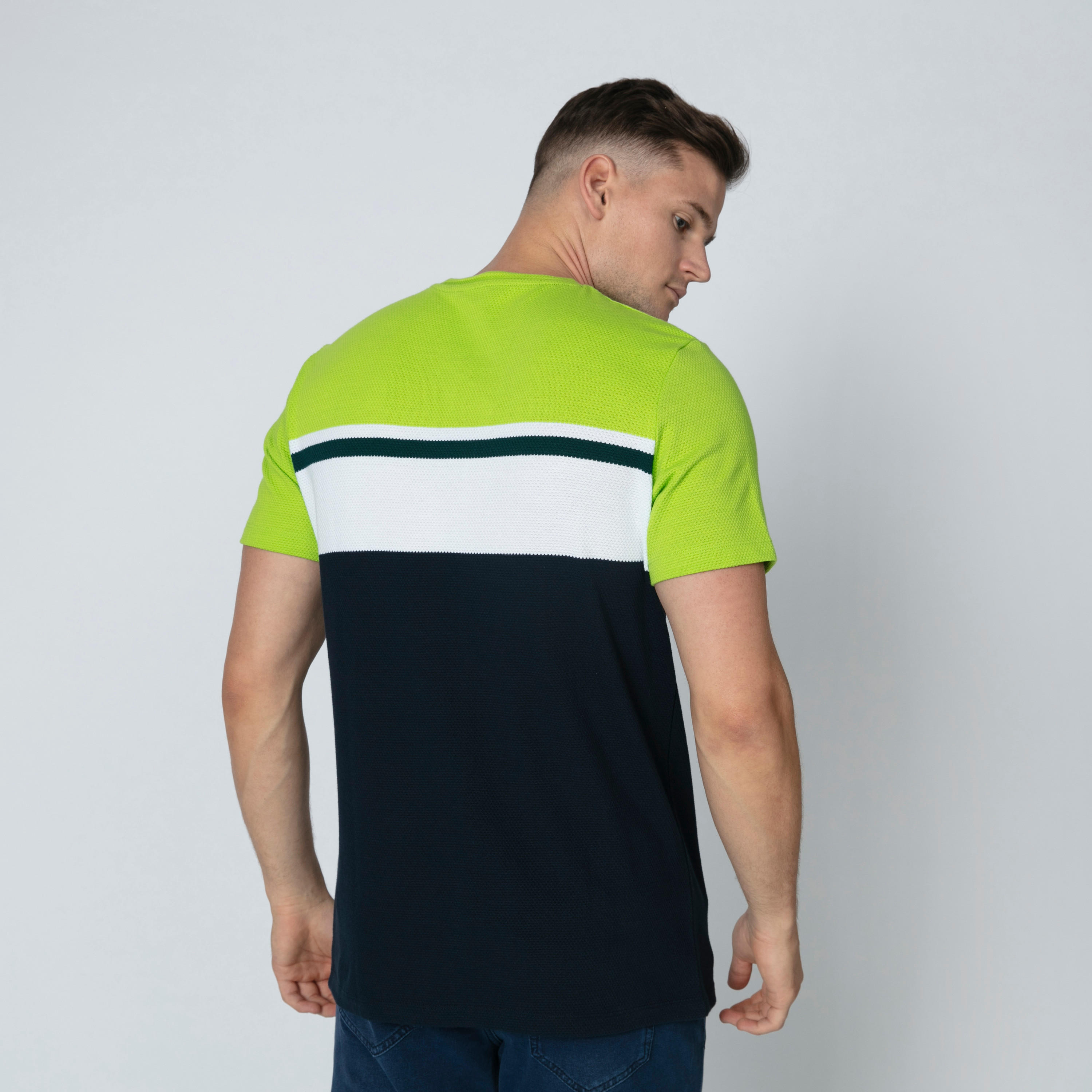 تيشيرت مقلّم بياقة مستديرة وأكمام قصيرة من آيكونيك-men-clothing-tshirtsandpolos-tshirts-image-2