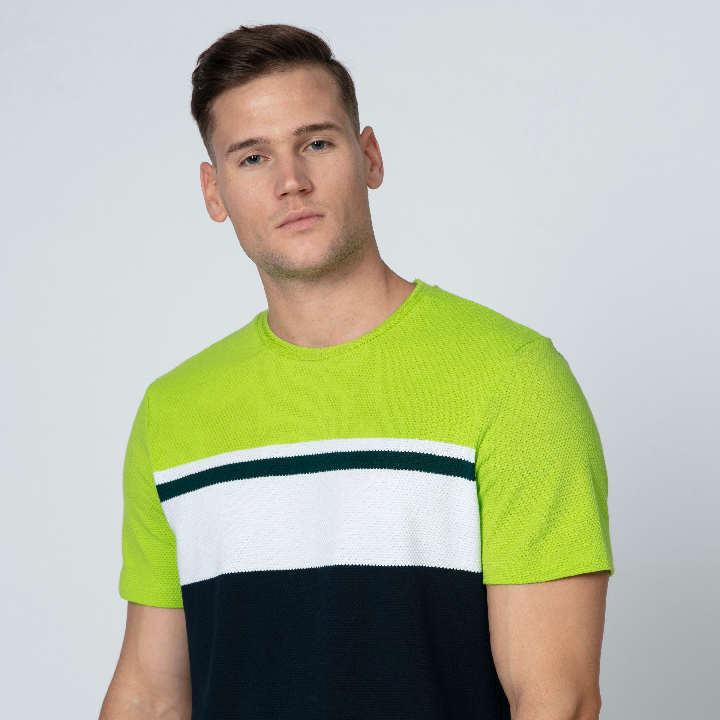 تيشيرت مقلّم بياقة مستديرة وأكمام قصيرة من آيكونيك-men-clothing-tshirtsandpolos-tshirts-image-4