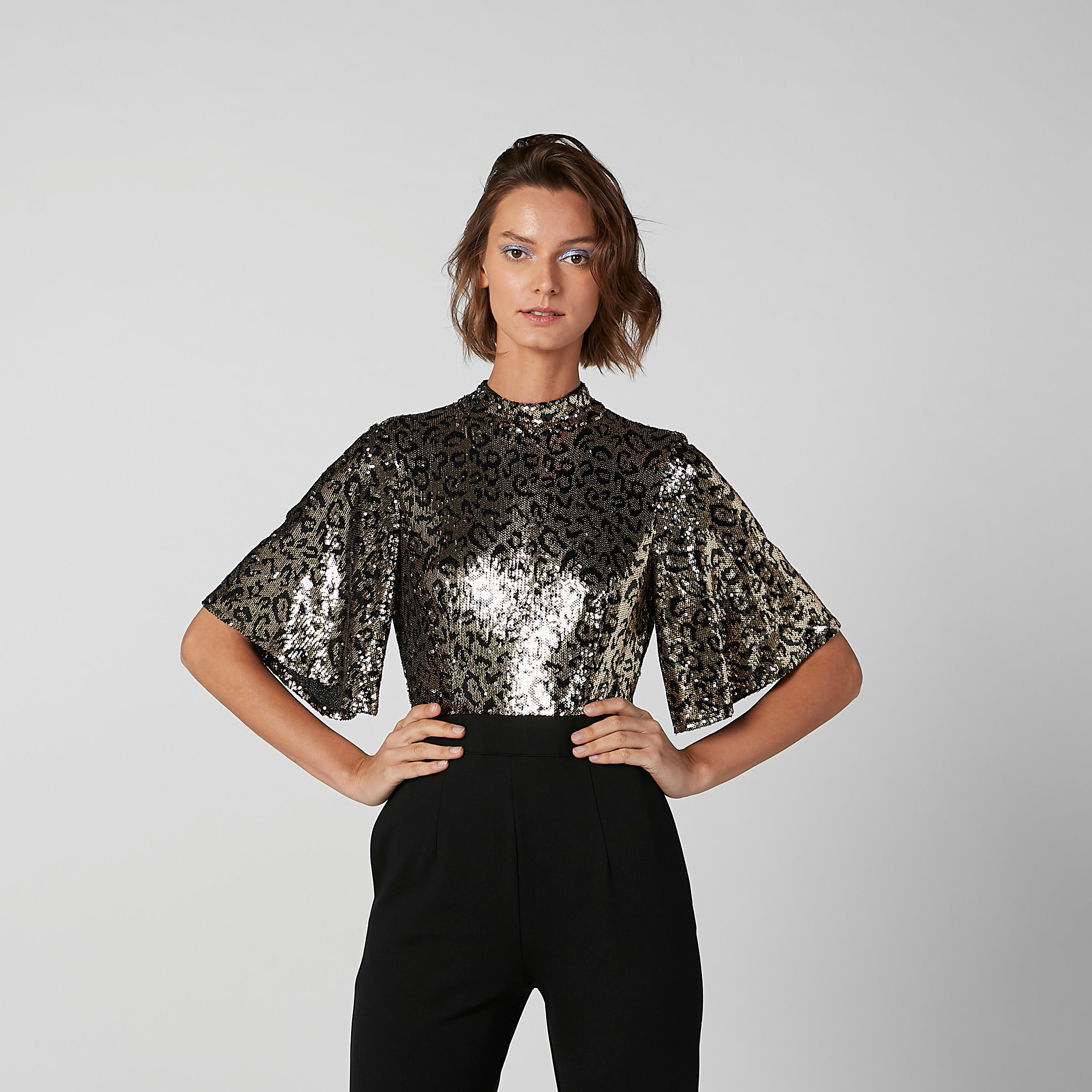 أفرول بارز الملمس بأكمام واسعة من آيكونيك-women-clothing-jumpsuits-image-4