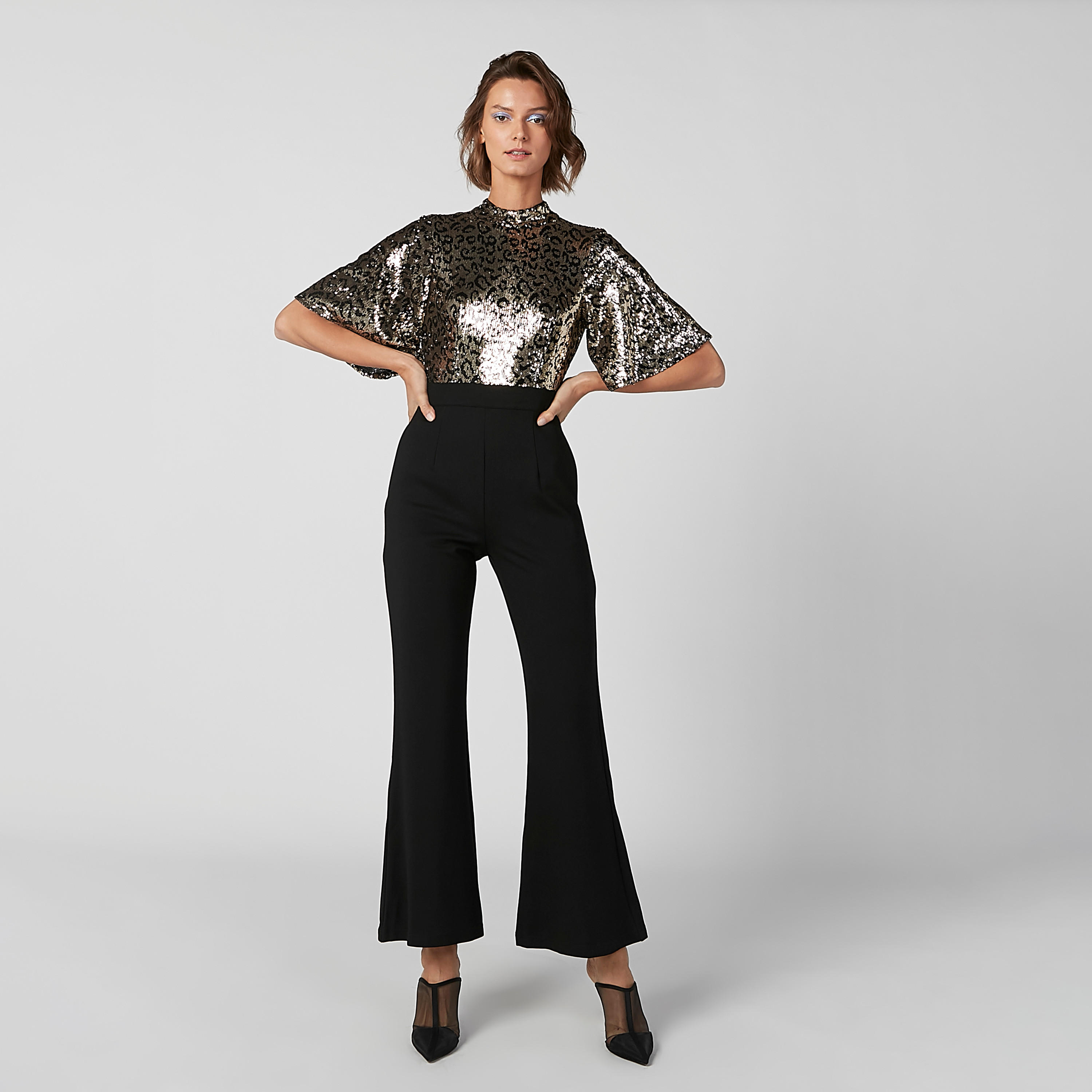 أفرول بارز الملمس بأكمام واسعة من آيكونيك-women-clothing-jumpsuits-image-6