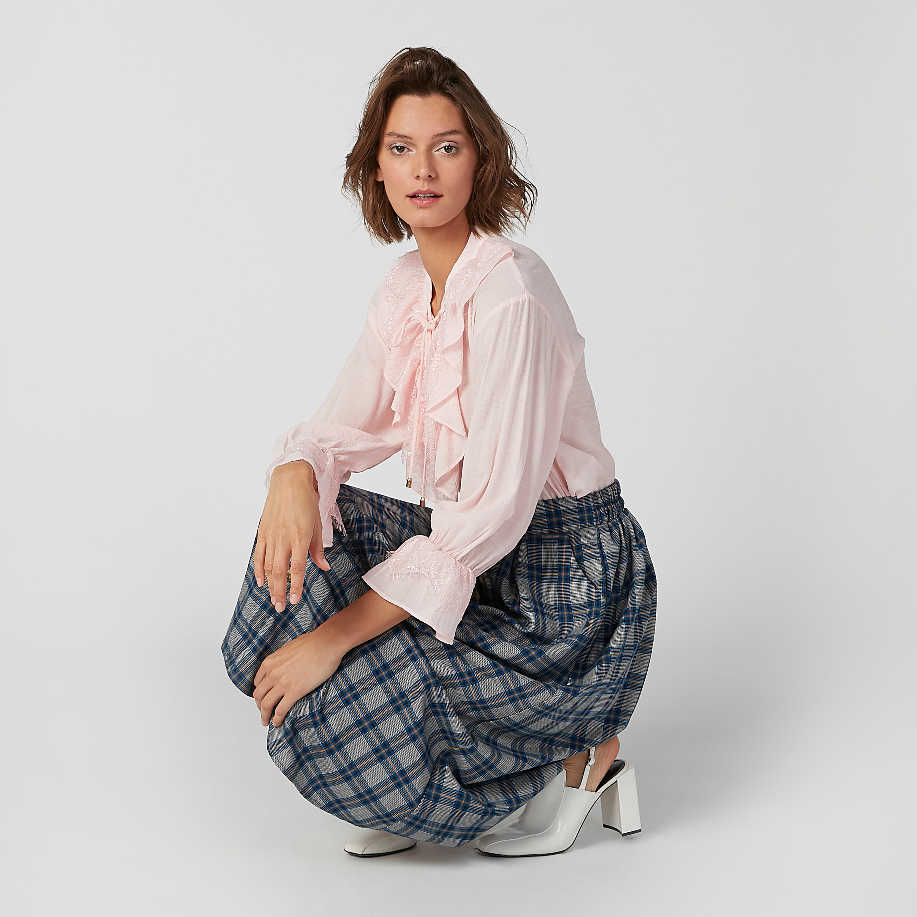 بلوزة بارزة الملمس بأكمام طويلة وأربطة من آيكونيك-women-clothing-shirtsandblouses-blouses-image-3