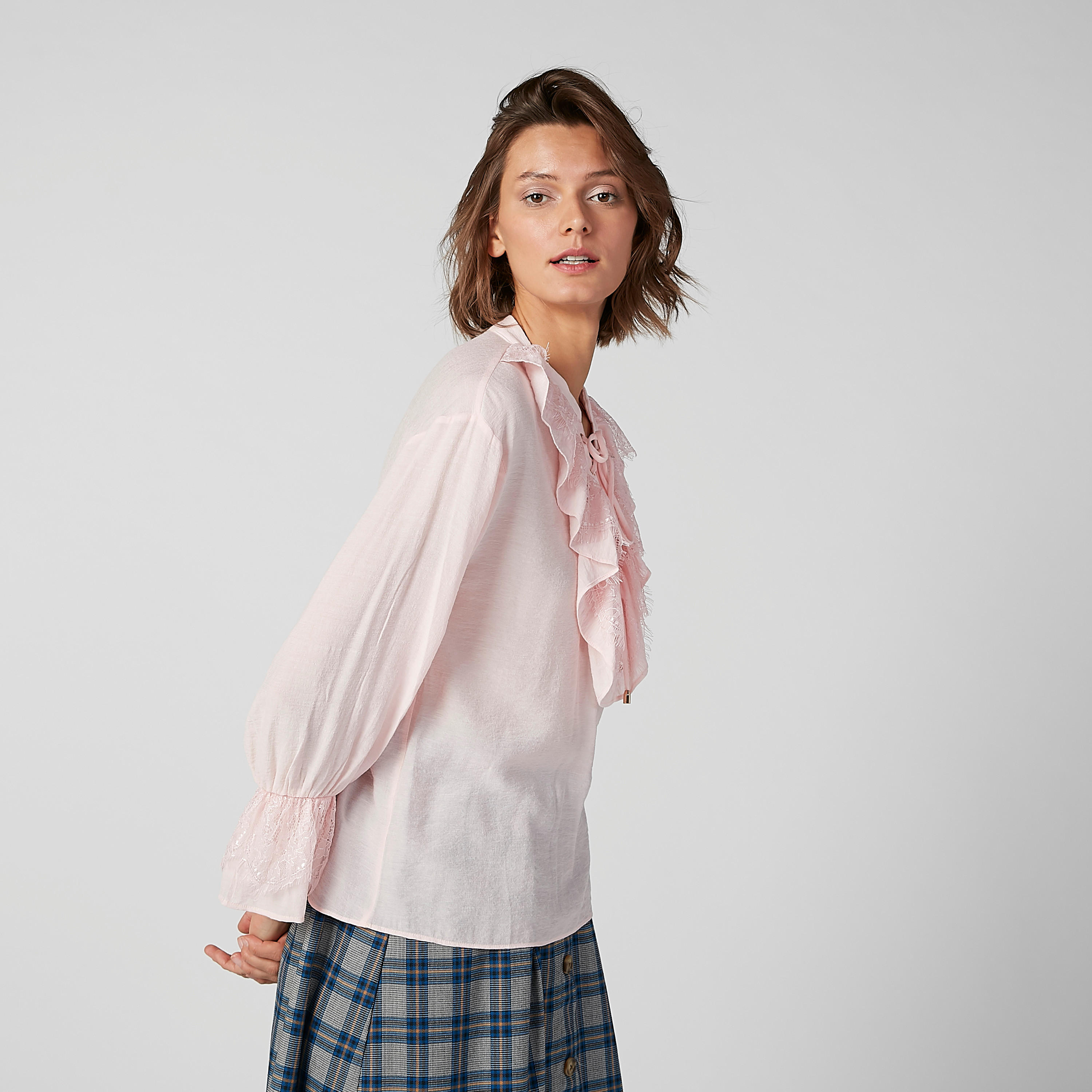 بلوزة بارزة الملمس بأكمام طويلة وأربطة من آيكونيك-women-clothing-shirtsandblouses-blouses-image-4