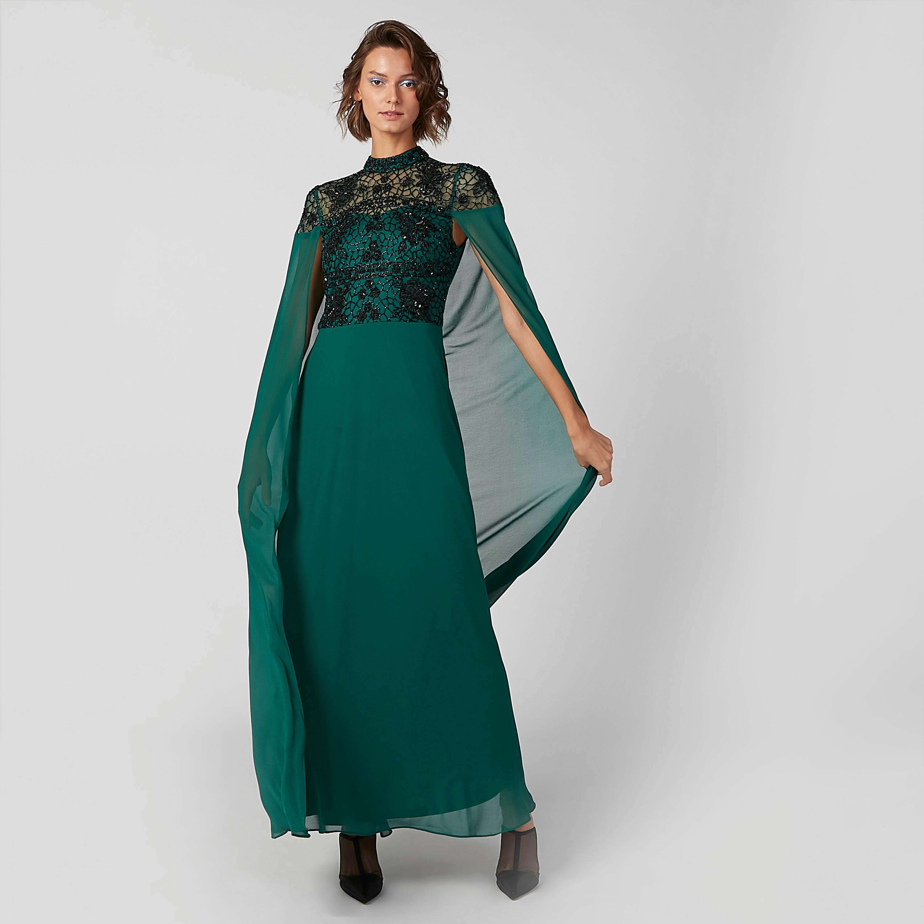 فستان طويل بتصميم فضفاض مزيّن بياقة عالية من آيكونيك-women-clothing-dresses-image-3