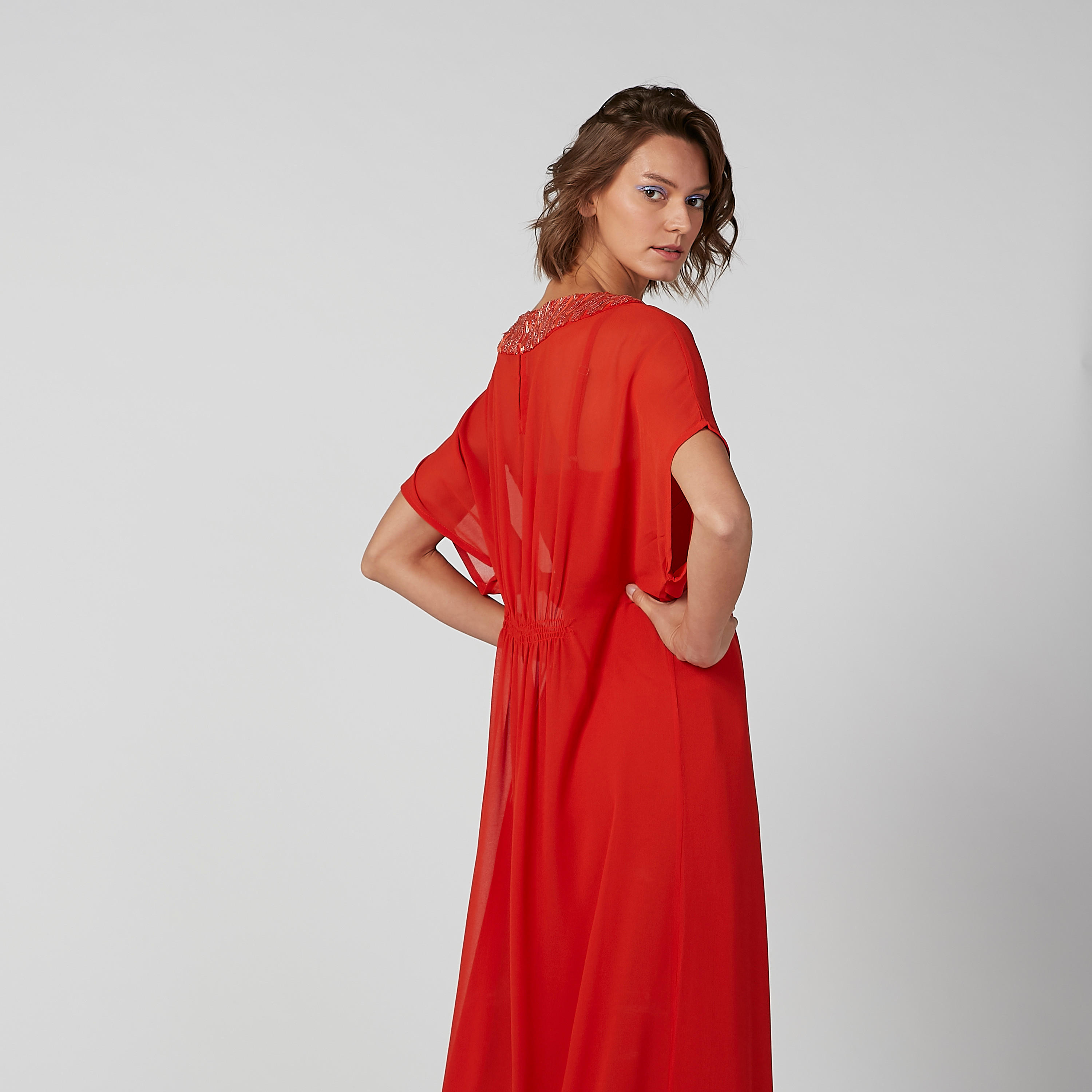 فستان طويل مزيّن بأكمام قصيرة من آيكونيك-women-clothing-dresses-image-6