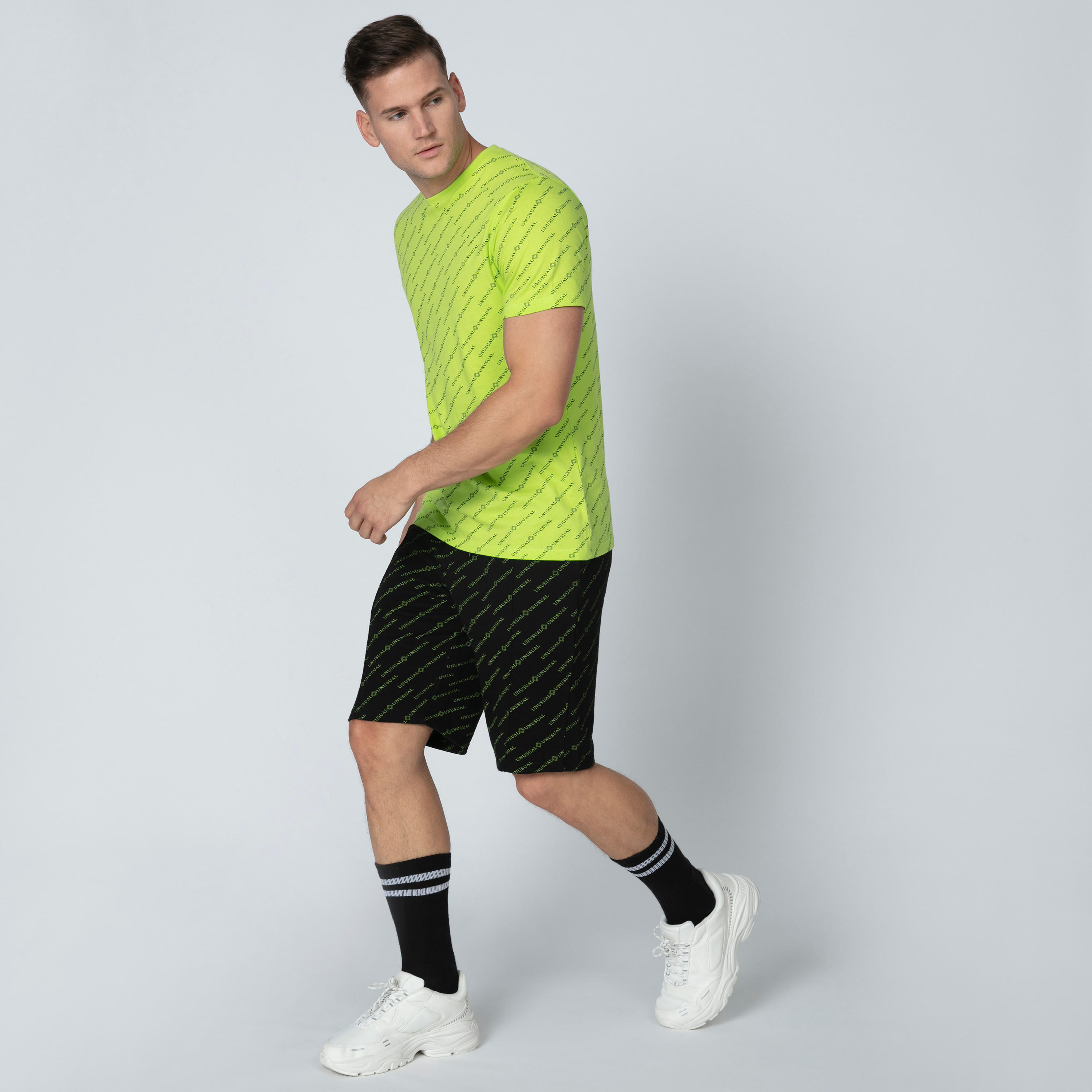 شورت برباط وجيوب وطبعات من آيكونيك-men-clothing-bottoms-shorts-image-2