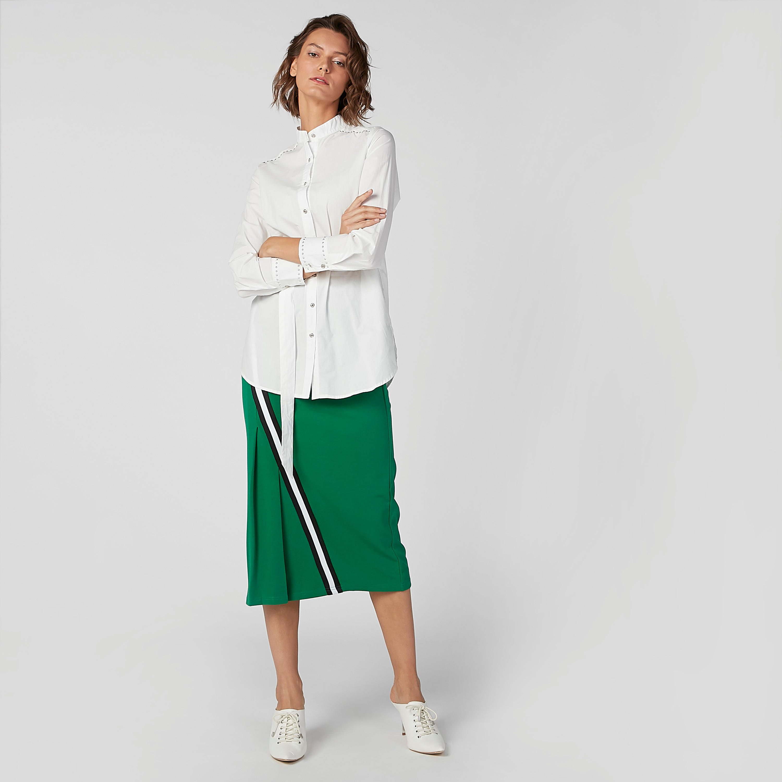 قميص مزيّن بياقة ماندارين وحزام رباط من آيكونيك-women-clothing-shirtsandblouses-shirts-image-2