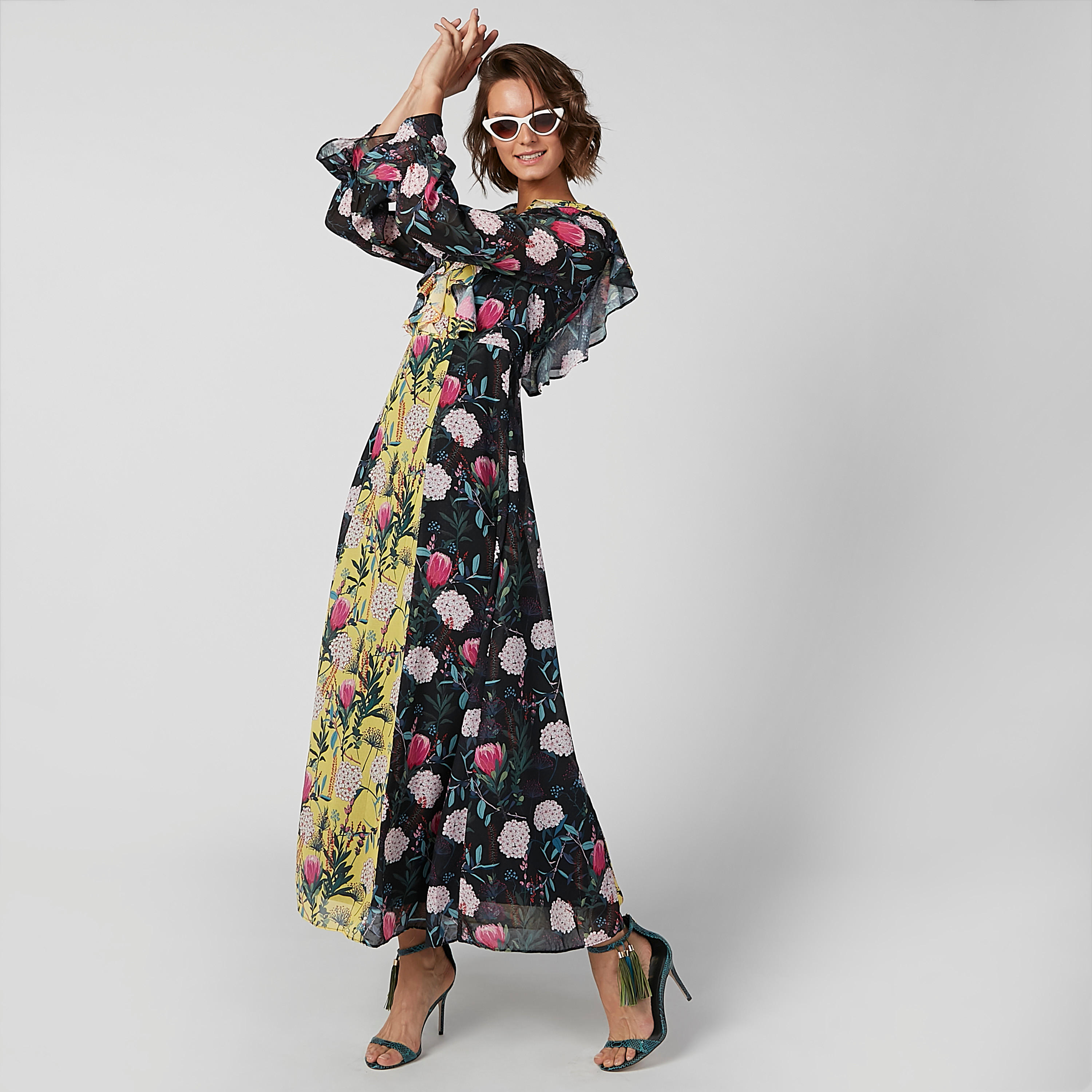 فستان طويل بأكمام طويلة وتفاصيل كشكش وطبعات زهرية من آيكونيك-women-clothing-dresses-image-3