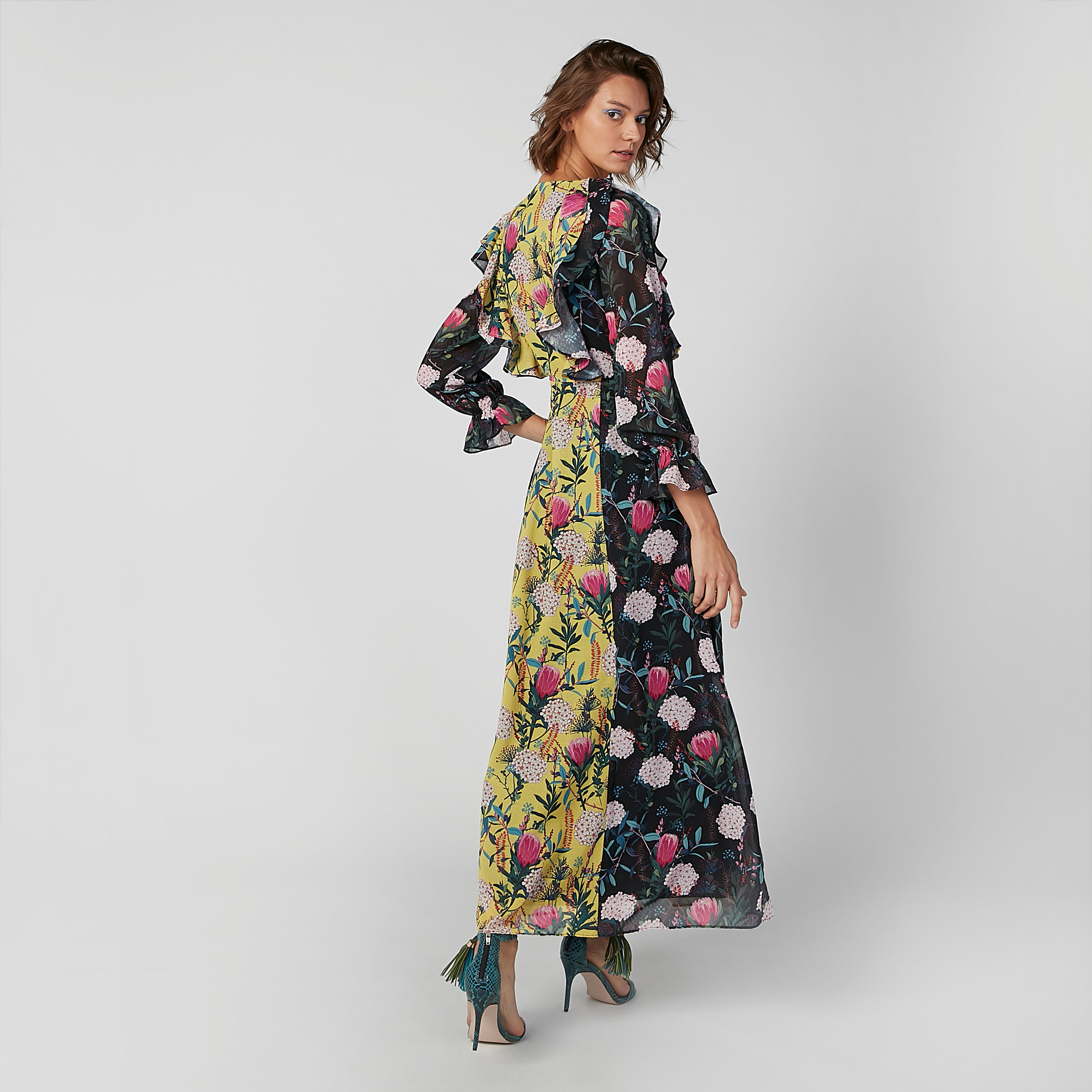 فستان طويل بأكمام طويلة وتفاصيل كشكش وطبعات زهرية من آيكونيك-women-clothing-dresses-image-6