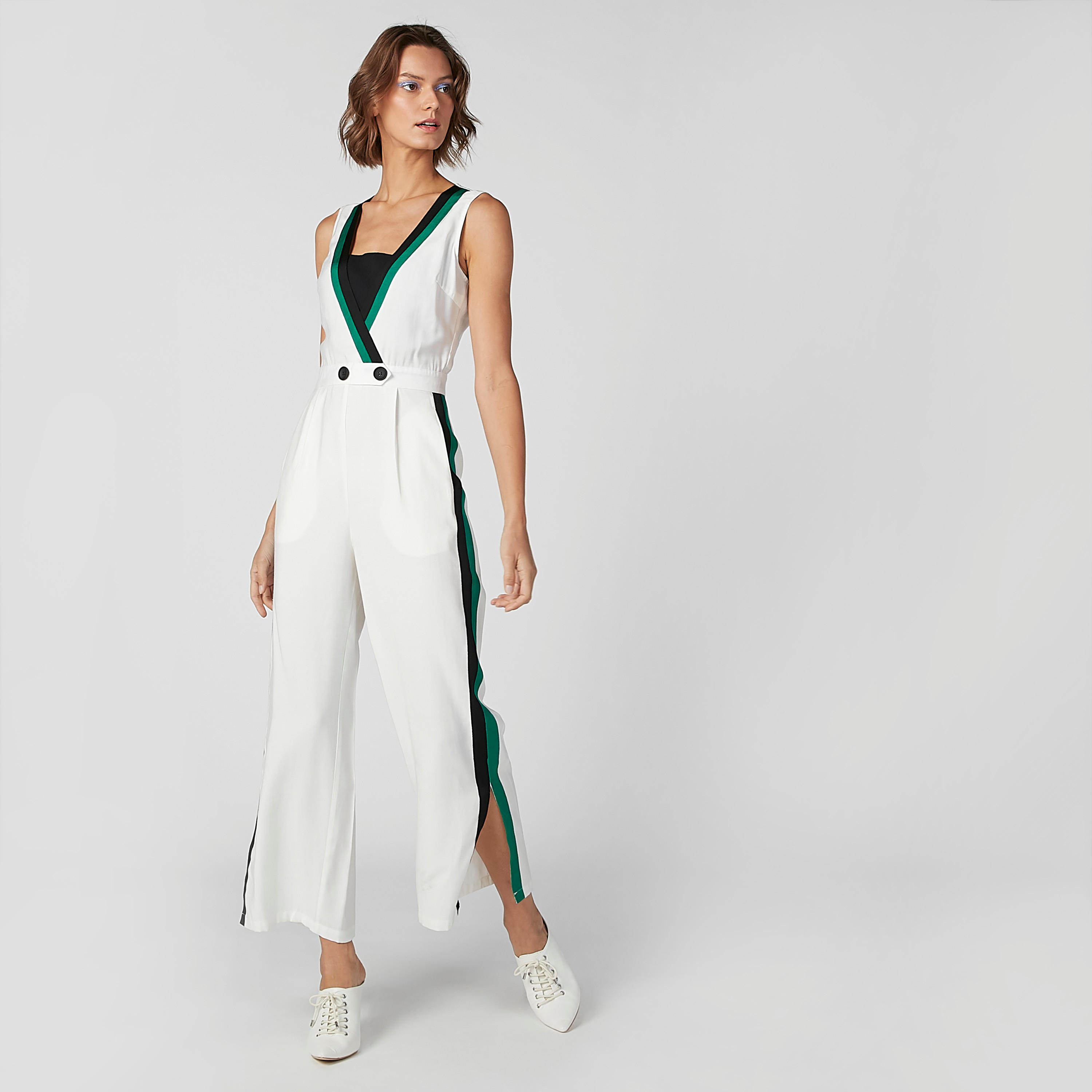 أفرول مقلّم دون أكمام بأزرار من آيكونيك-women-clothing-jumpsuits-image-3