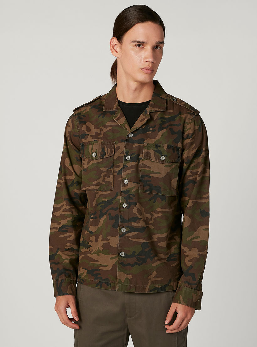 قميص سلّيم بأكمام طويلة وطبعات مموهة من آيكونيك-men-clothing-shirts-image-1