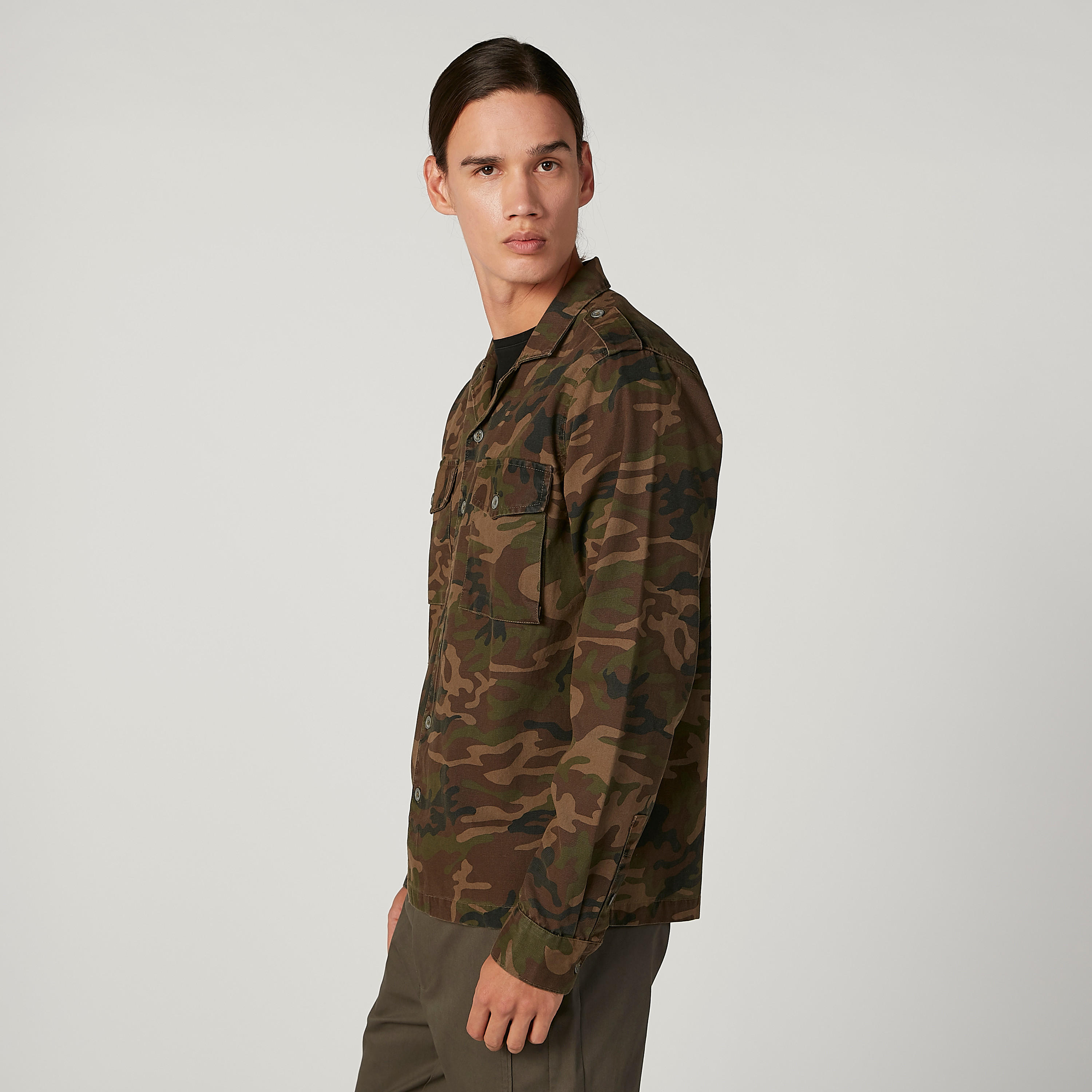 قميص سلّيم بأكمام طويلة وطبعات مموهة من آيكونيك-men-clothing-shirts-image-5