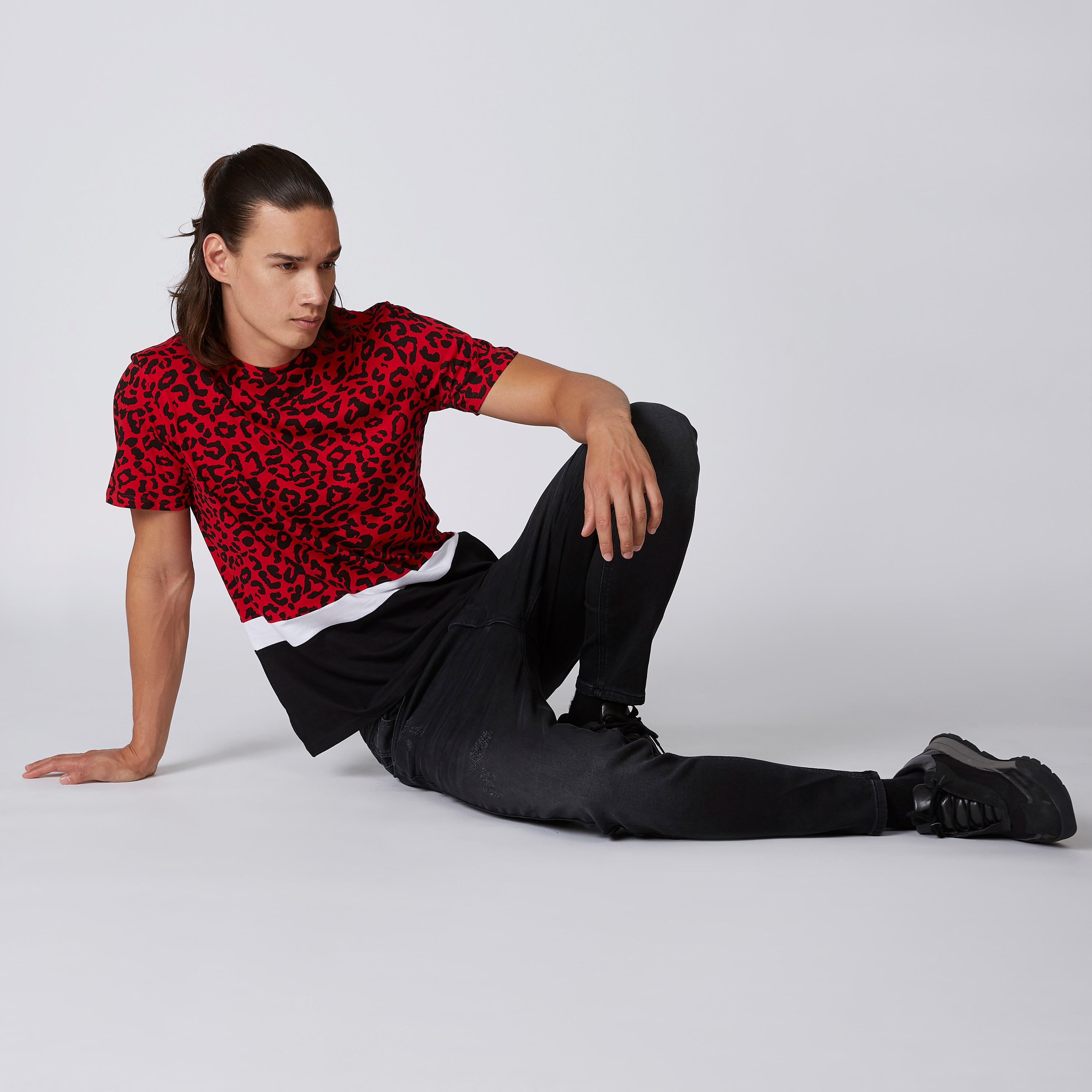 تيشيرت بقصّة سليم وأكمام قصيرة وطبعات حيوانات من آيكونيك-men-clothing-tshirtsandpolos-tshirts-image-4