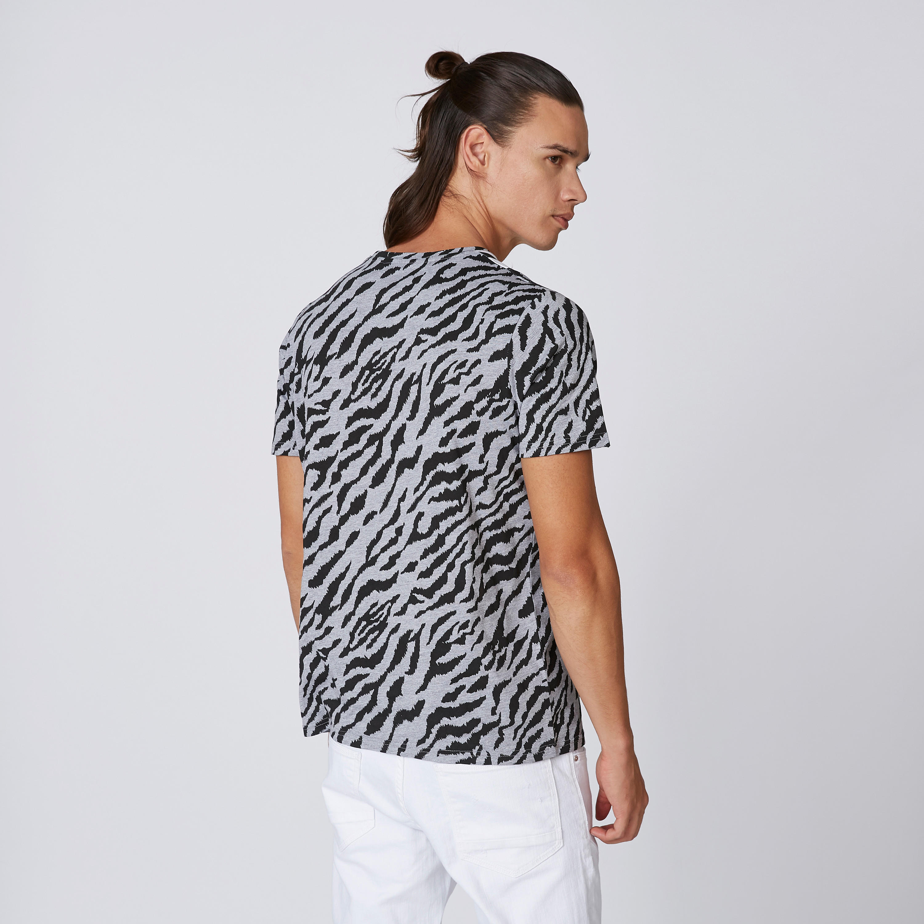 تيشيرت بقصّة سليم وياقة مستديرة وطبعات حيوانات من آيكونيك-men-clothing-tshirtsandpolos-tshirts-image-3
