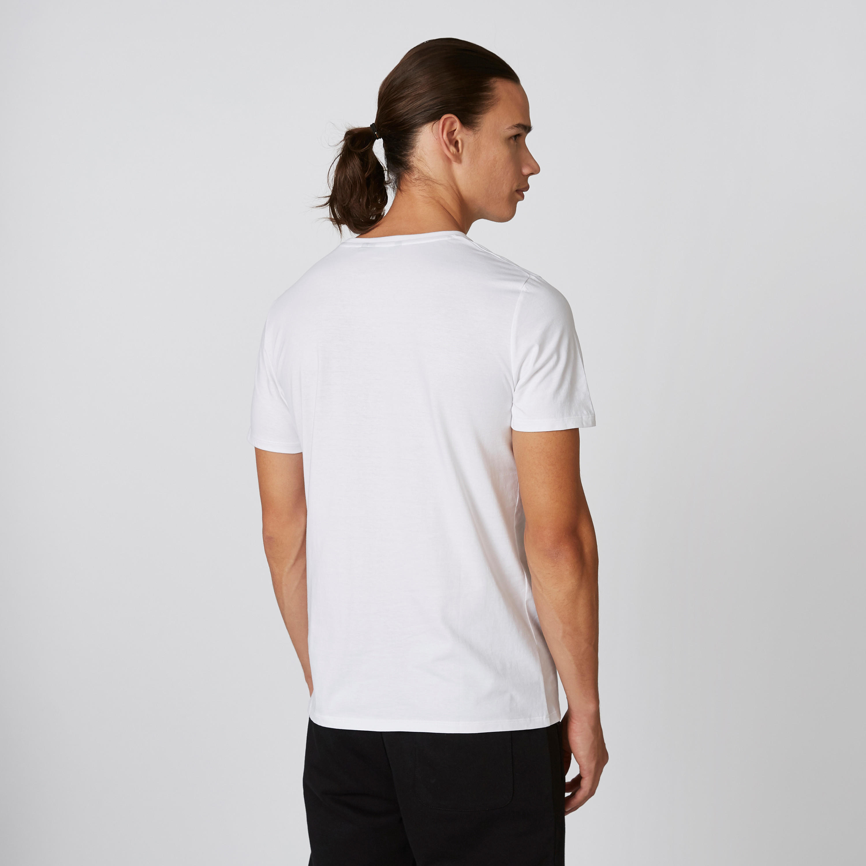 تيشيرت بقصّة سليم وياقة مستديرة وأكمام قصيرة وطبعات من آيكونيك-men-clothing-tshirtsandpolos-tshirts-image-2
