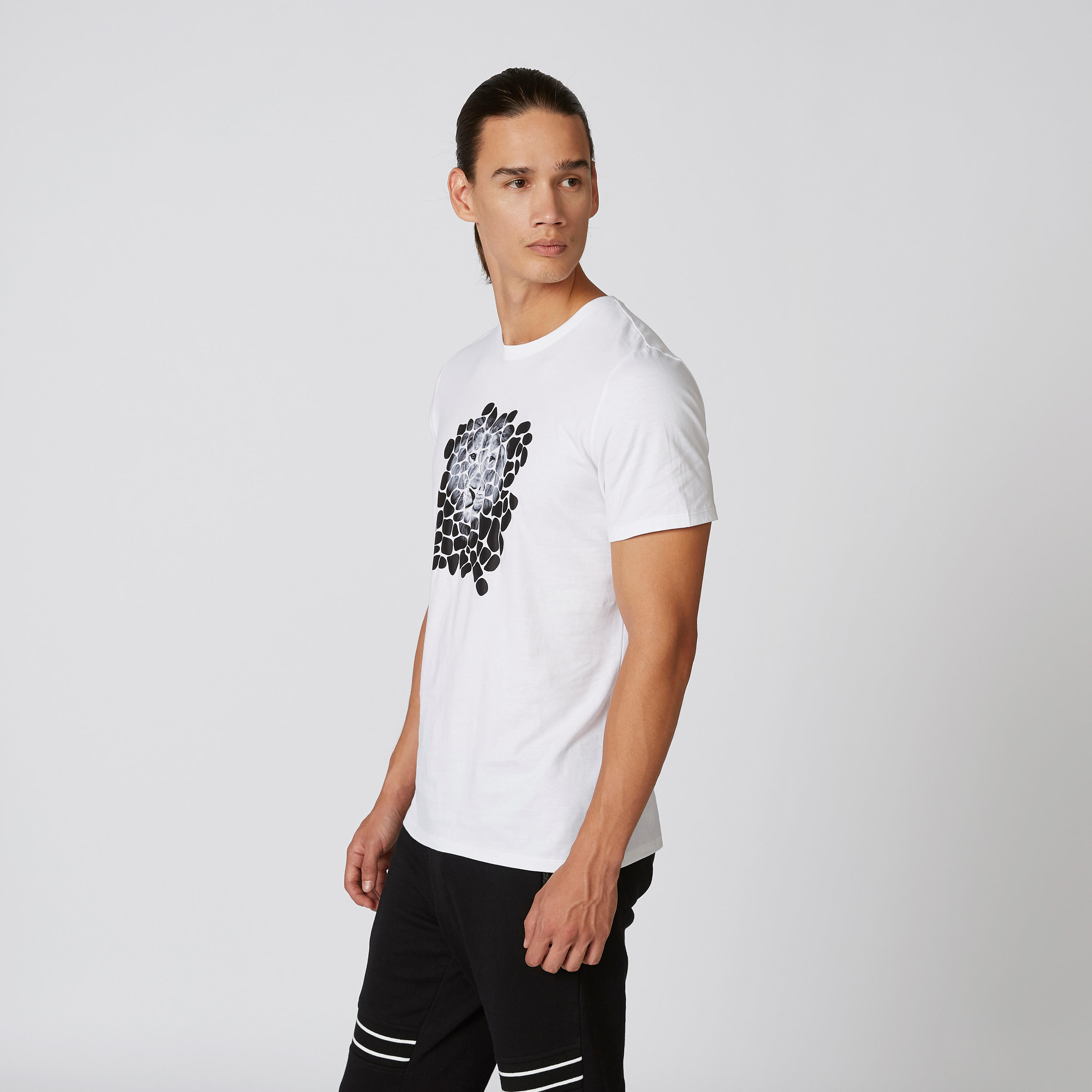 تيشيرت بقصّة سليم وياقة مستديرة وأكمام قصيرة وطبعات من آيكونيك-men-clothing-tshirtsandpolos-tshirts-image-4