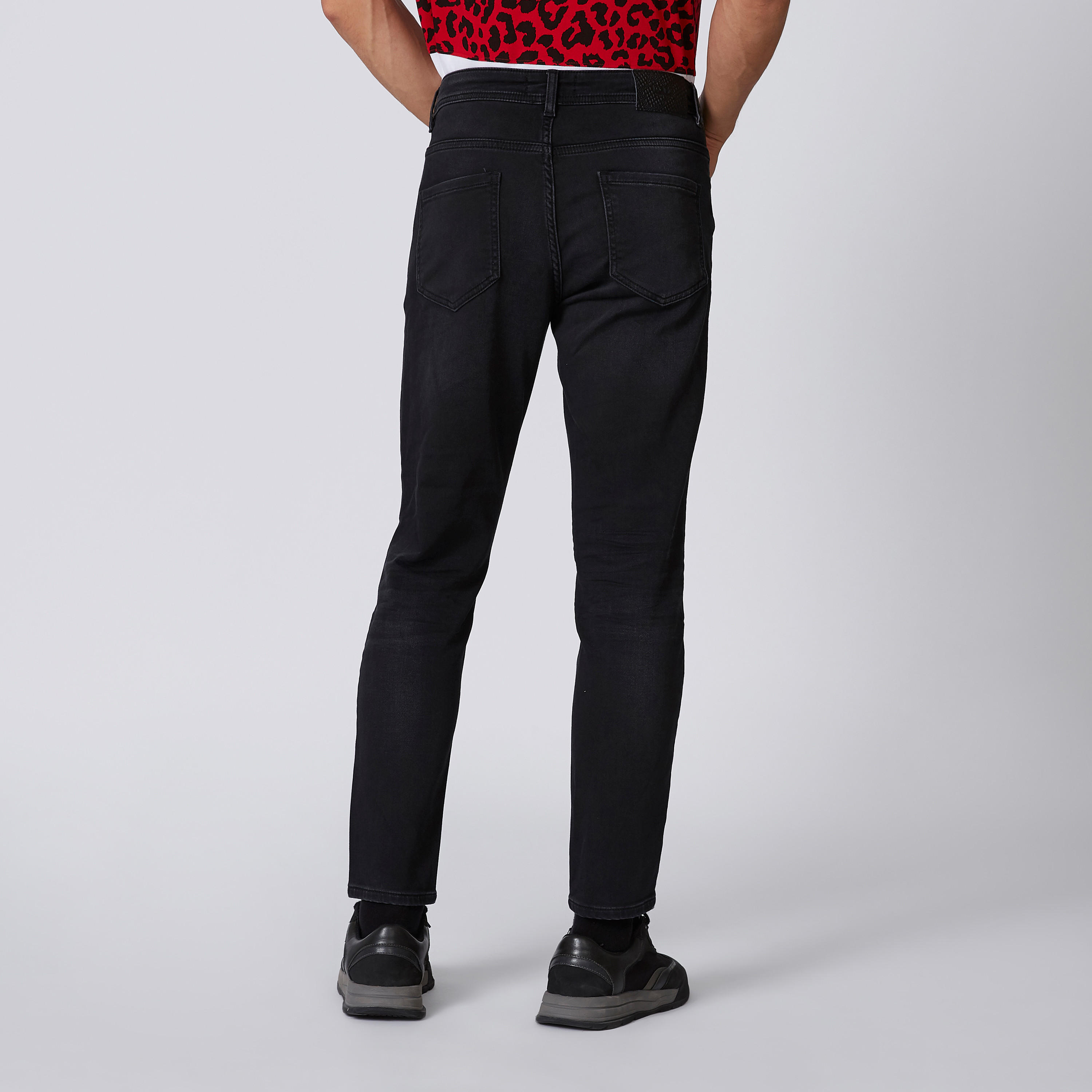 بنطلون جينز ممزّق بقصّة سليم وخصر متوسط الارتفاع وجيوب من آيكونيك-men-clothing-bottoms-jeans-image-2