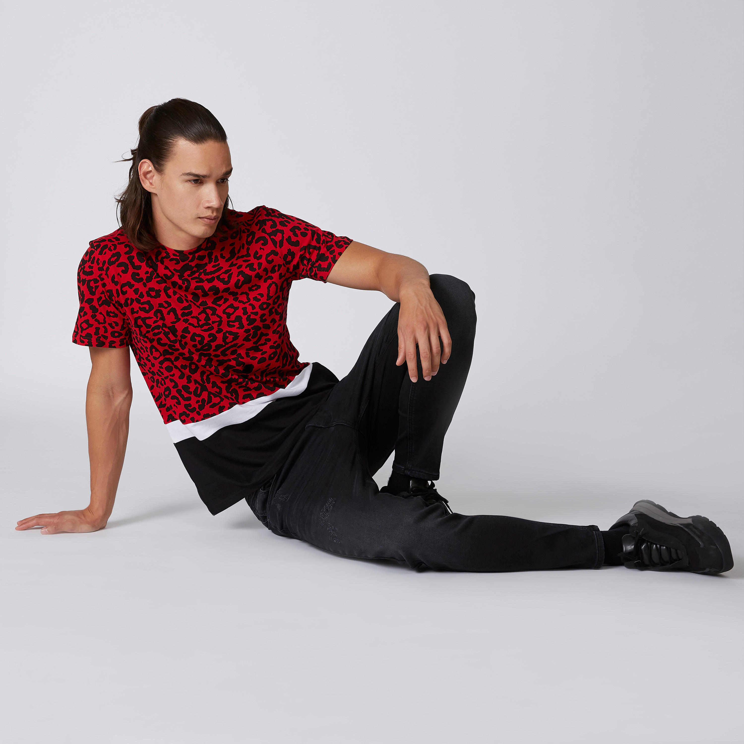 بنطلون جينز ممزّق بقصّة سليم وخصر متوسط الارتفاع وجيوب من آيكونيك-men-clothing-bottoms-jeans-image-3