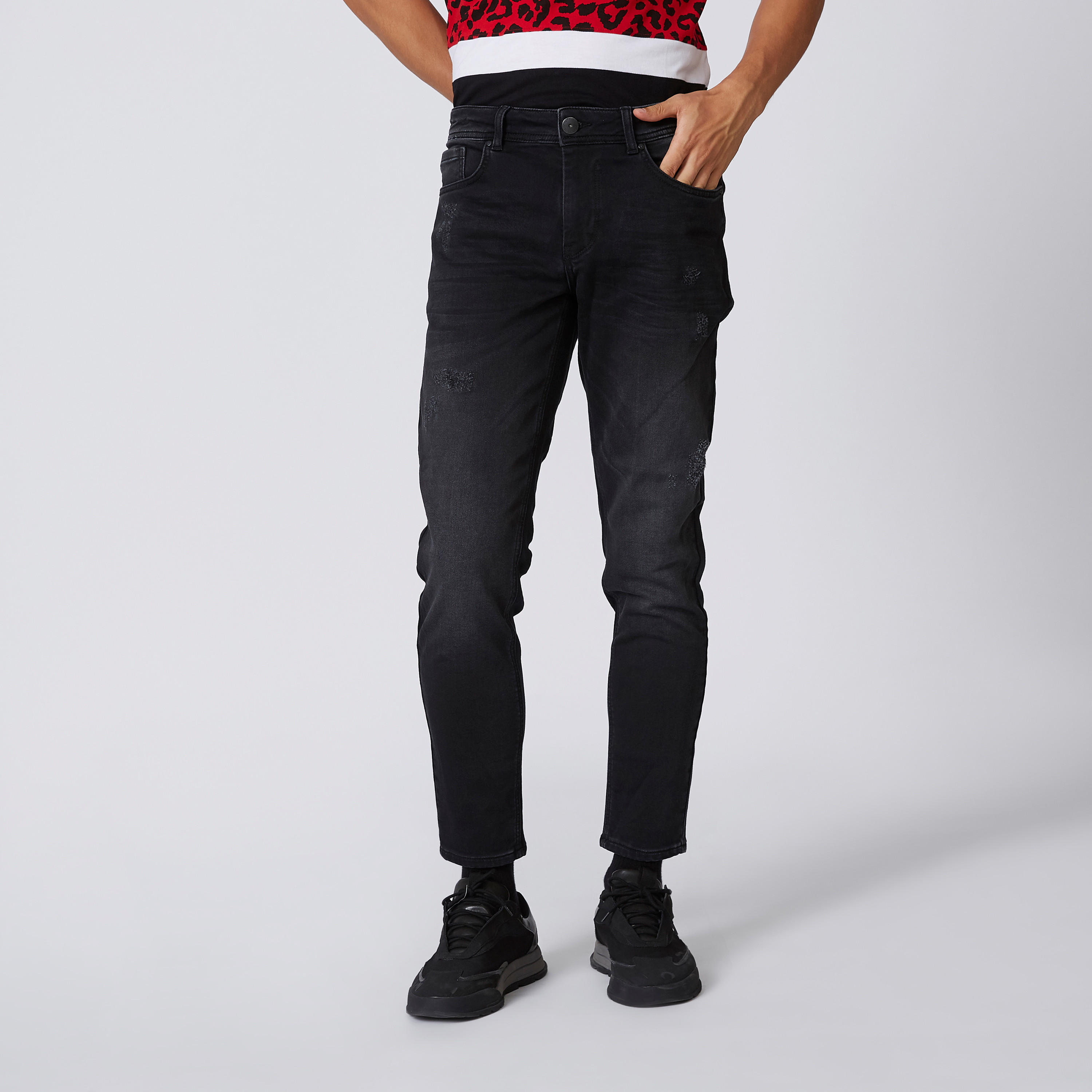 بنطلون جينز ممزّق بقصّة سليم وخصر متوسط الارتفاع وجيوب من آيكونيك-men-clothing-bottoms-jeans-image-4