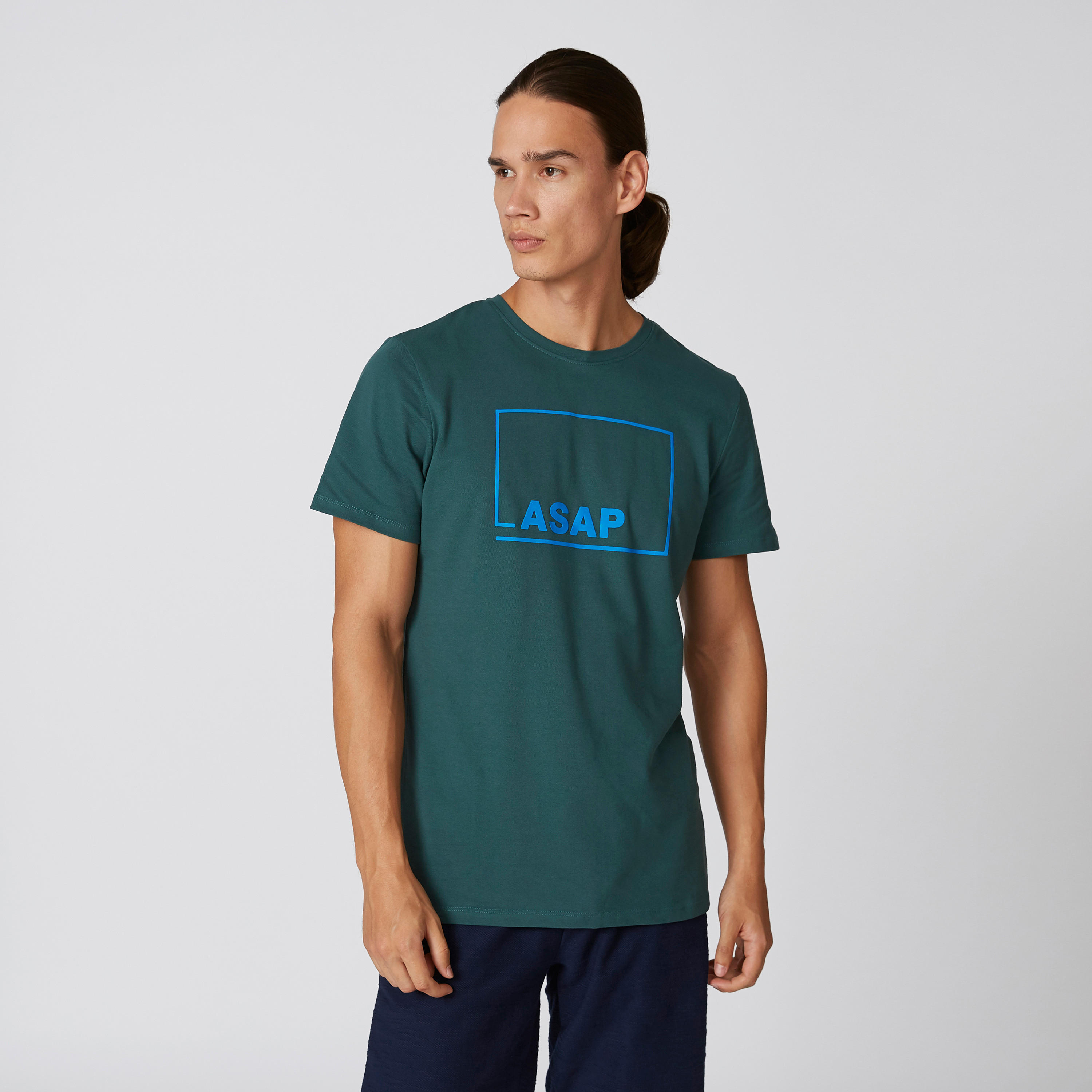 تيشيرت بقصّة سليم وياقة مستديرة وأكمام قصيرة وطبعات من آيكونيك-men-clothing-tshirtsandpolos-tshirts-image-1