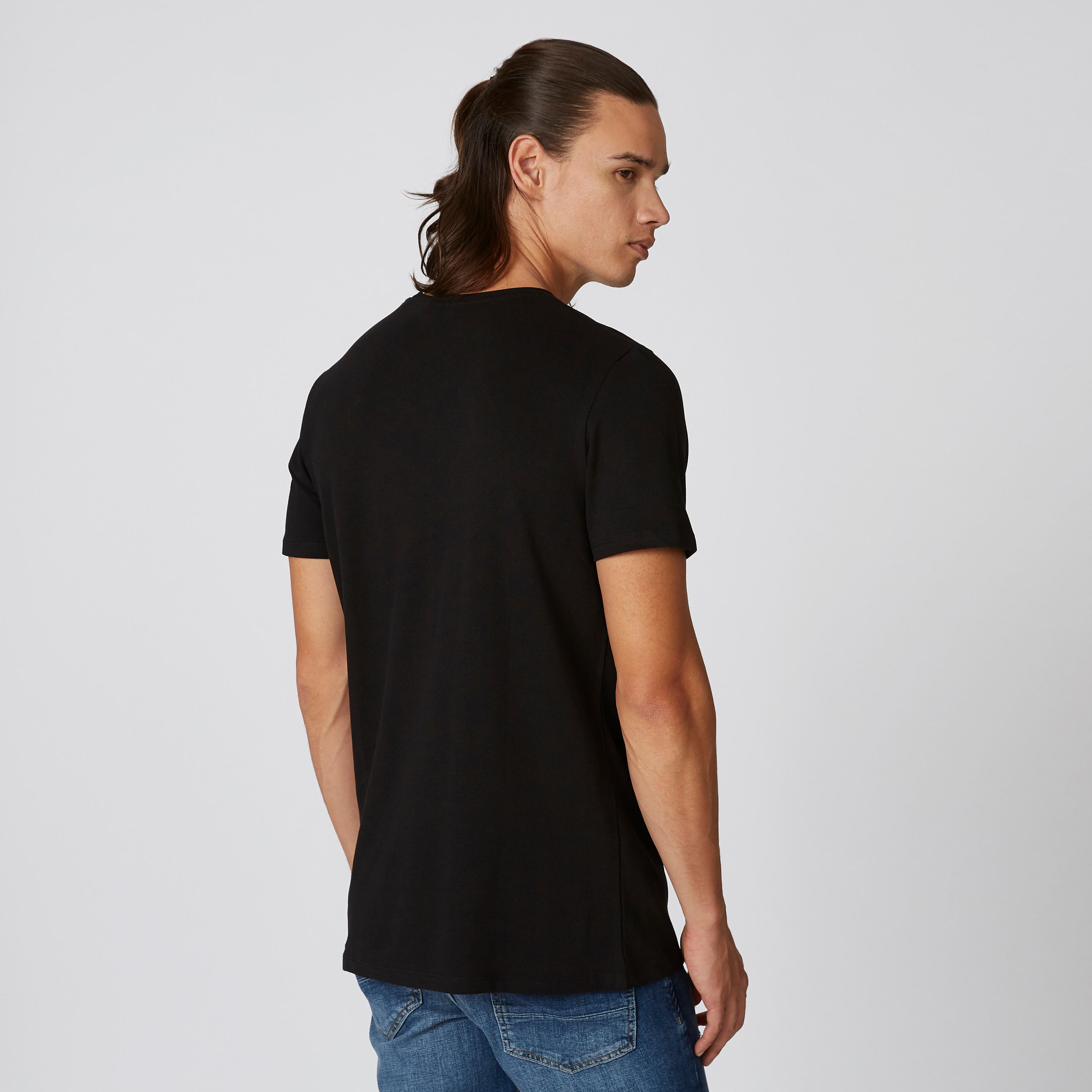 تيشيرت بقصّة سليم وياقة مستديرة وأكمام قصيرة وطبعات من آيكونيك-men-clothing-tshirtsandpolos-tshirts-image-2