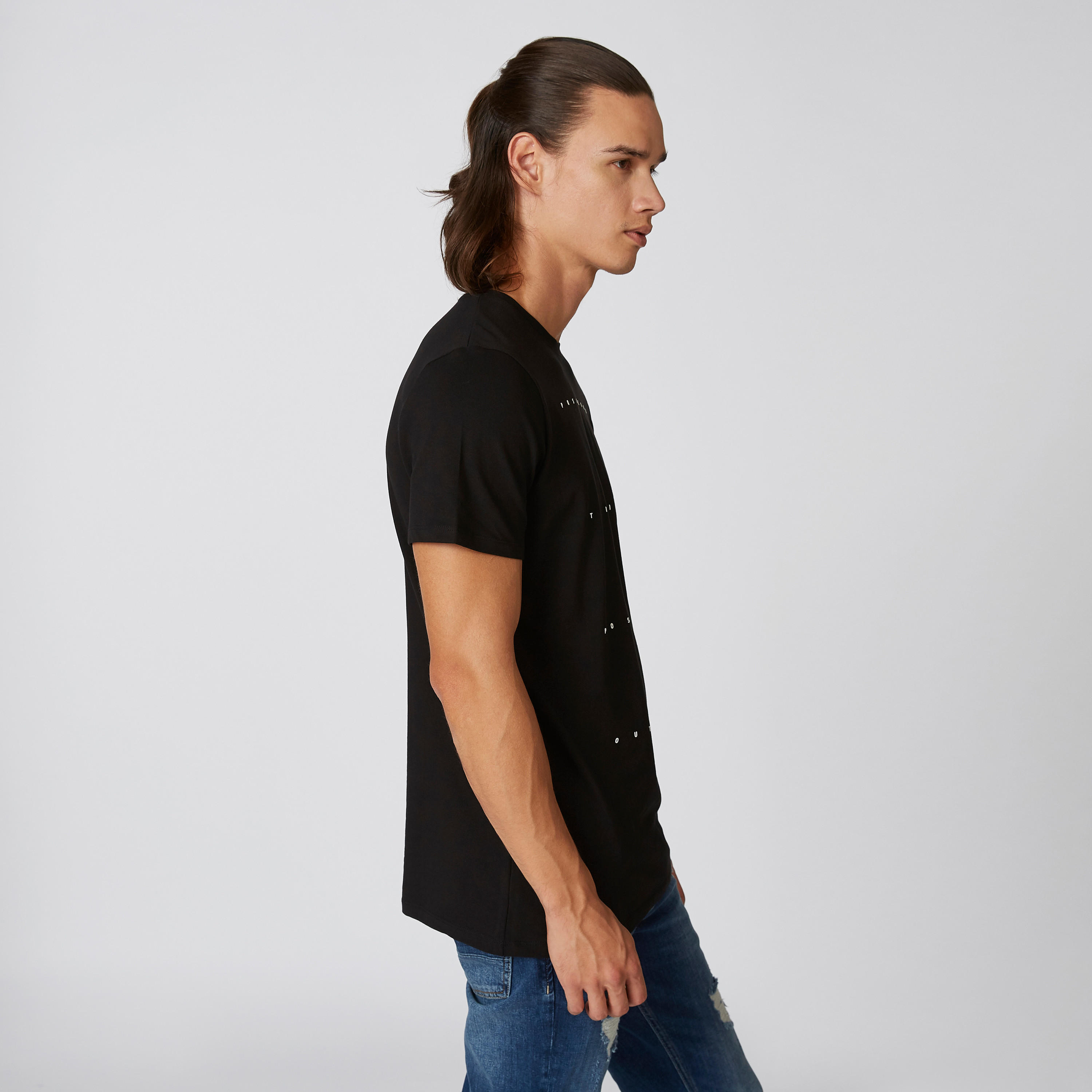 تيشيرت بقصّة سليم وياقة مستديرة وأكمام قصيرة وطبعات من آيكونيك-men-clothing-tshirtsandpolos-tshirts-image-3