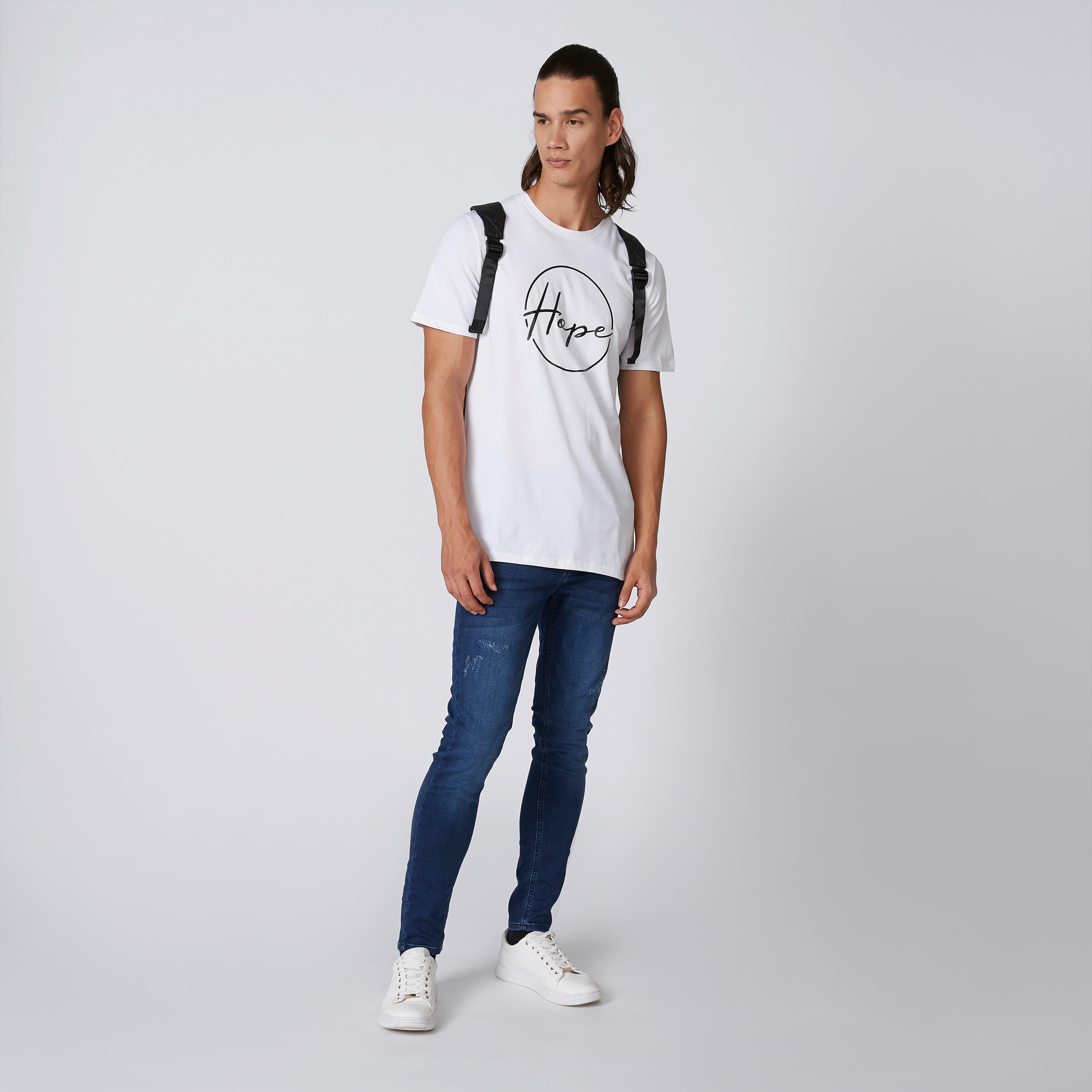 تيشيرت بقصّة سليم وياقة مستديرة وأكمام قصيرة وطبعات من آيكونيك-men-clothing-tshirtsandpolos-tshirts-image-1