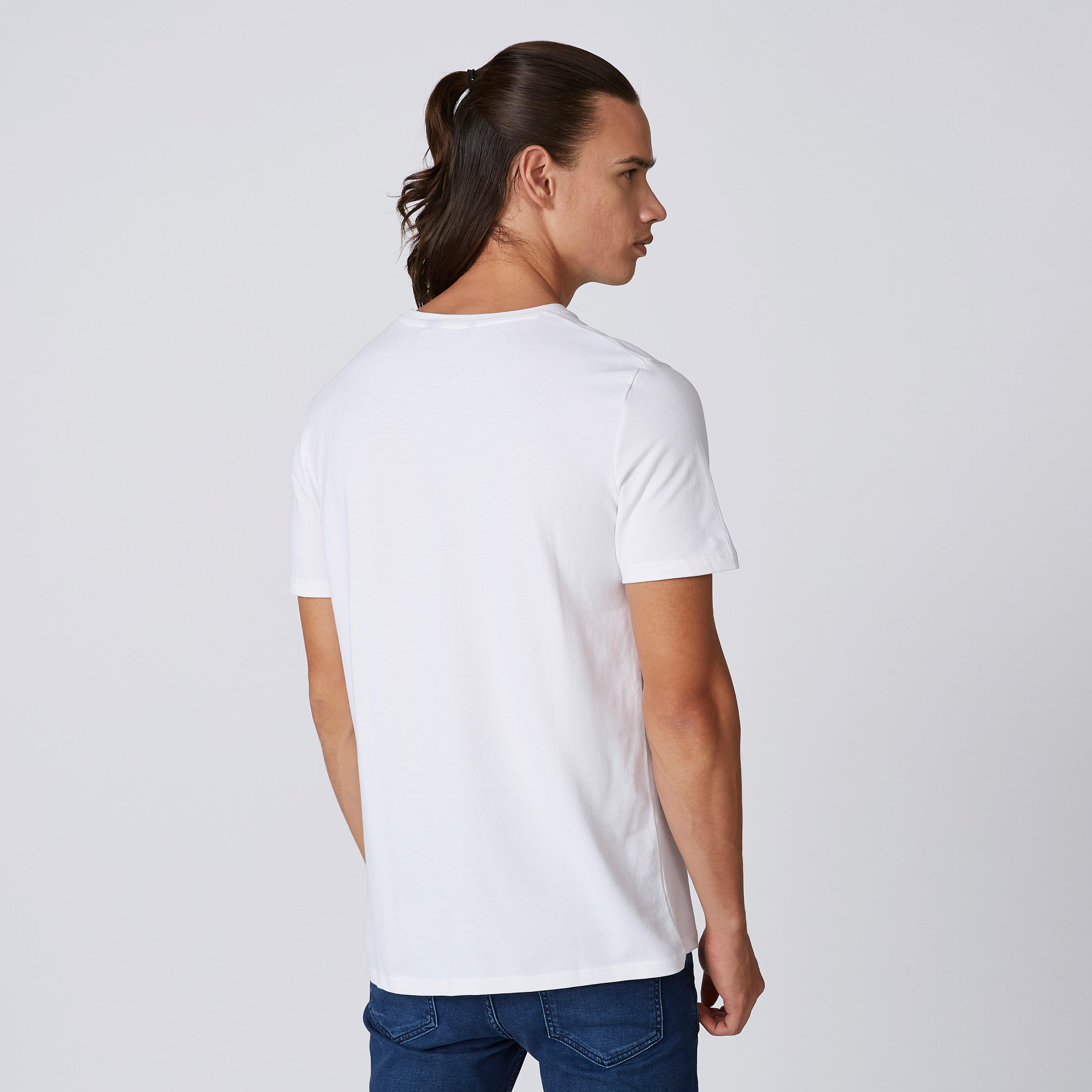 تيشيرت بقصّة سليم وياقة مستديرة وأكمام قصيرة وطبعات من آيكونيك-men-clothing-tshirtsandpolos-tshirts-image-2