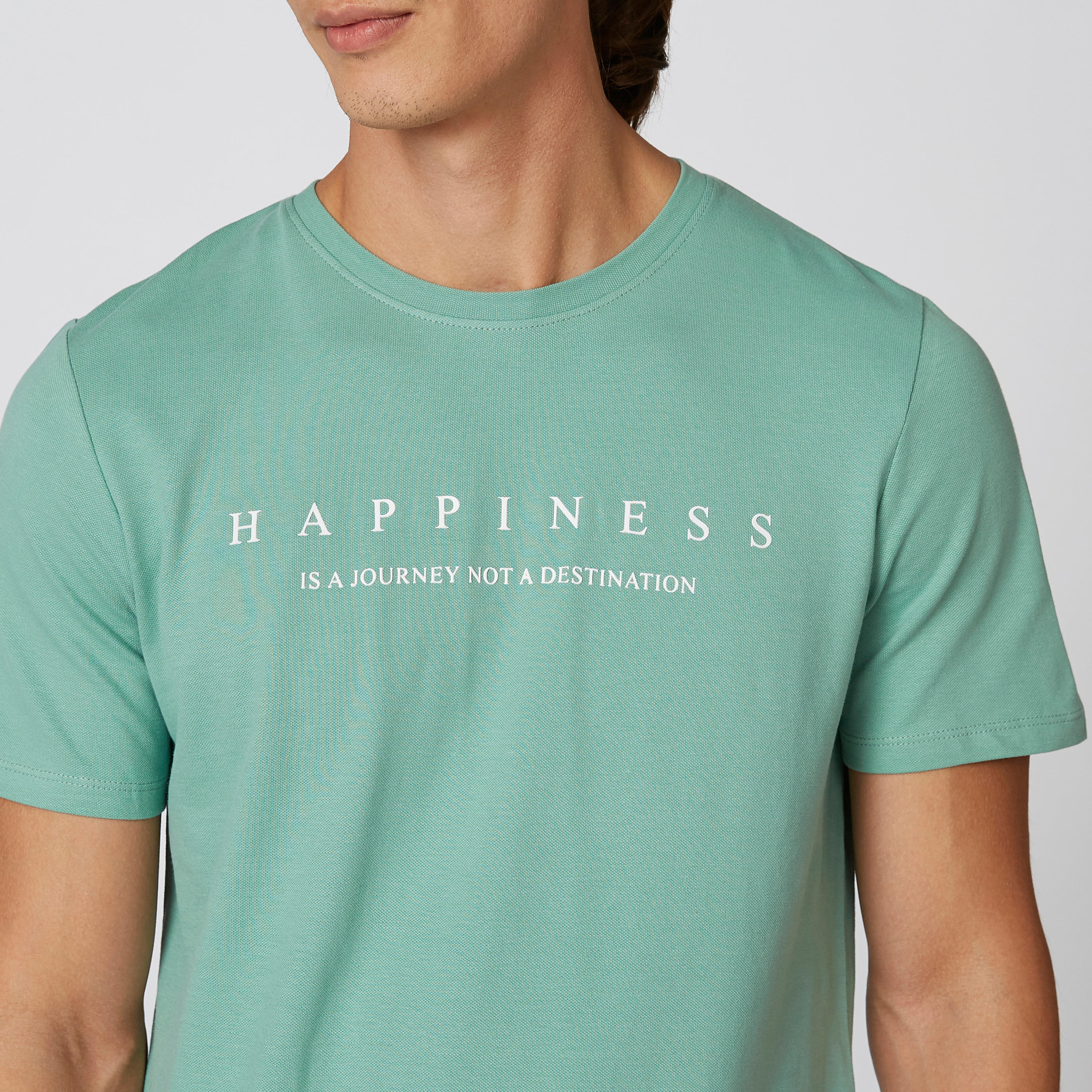 تيشيرت بقصّة سليم وياقة مستديرة وأكمام قصيرة وطبعات من آيكونيك-men-clothing-tshirtsandpolos-tshirts-image-4