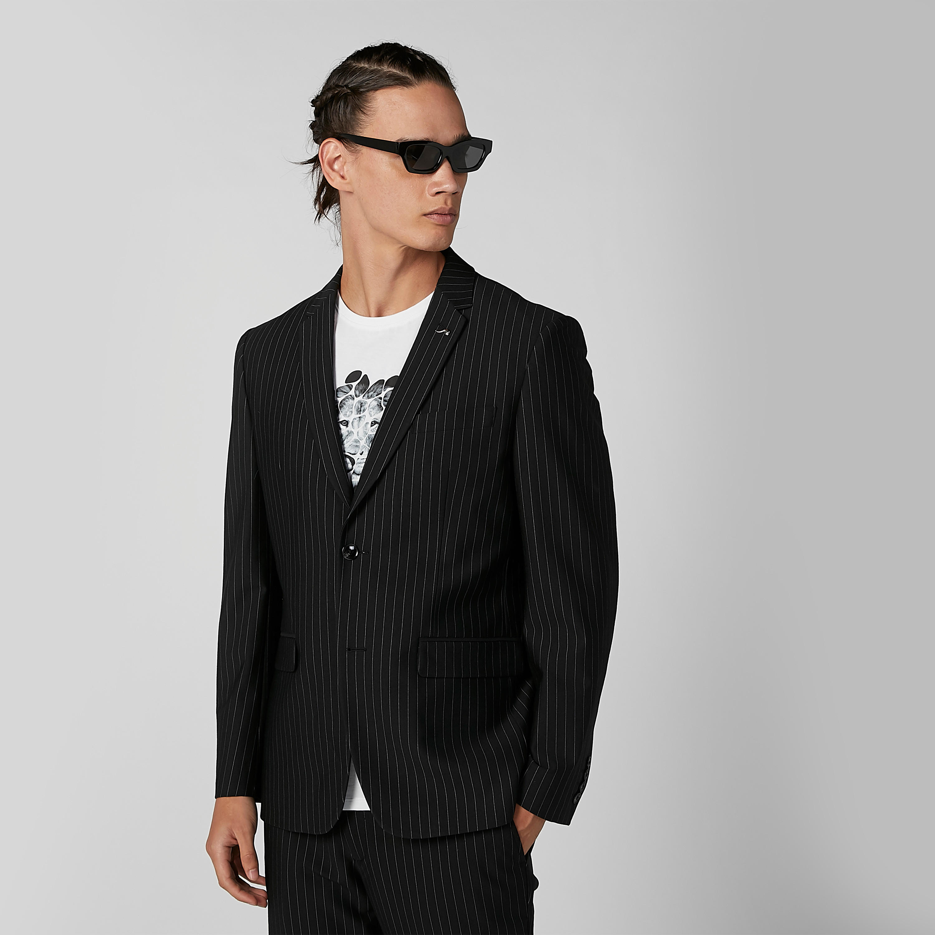 بليزر سليم مقلم بياقة طويلة وأكمام طويلة من آيكونيك-men-winterwear-jacketsandblazers-image-1