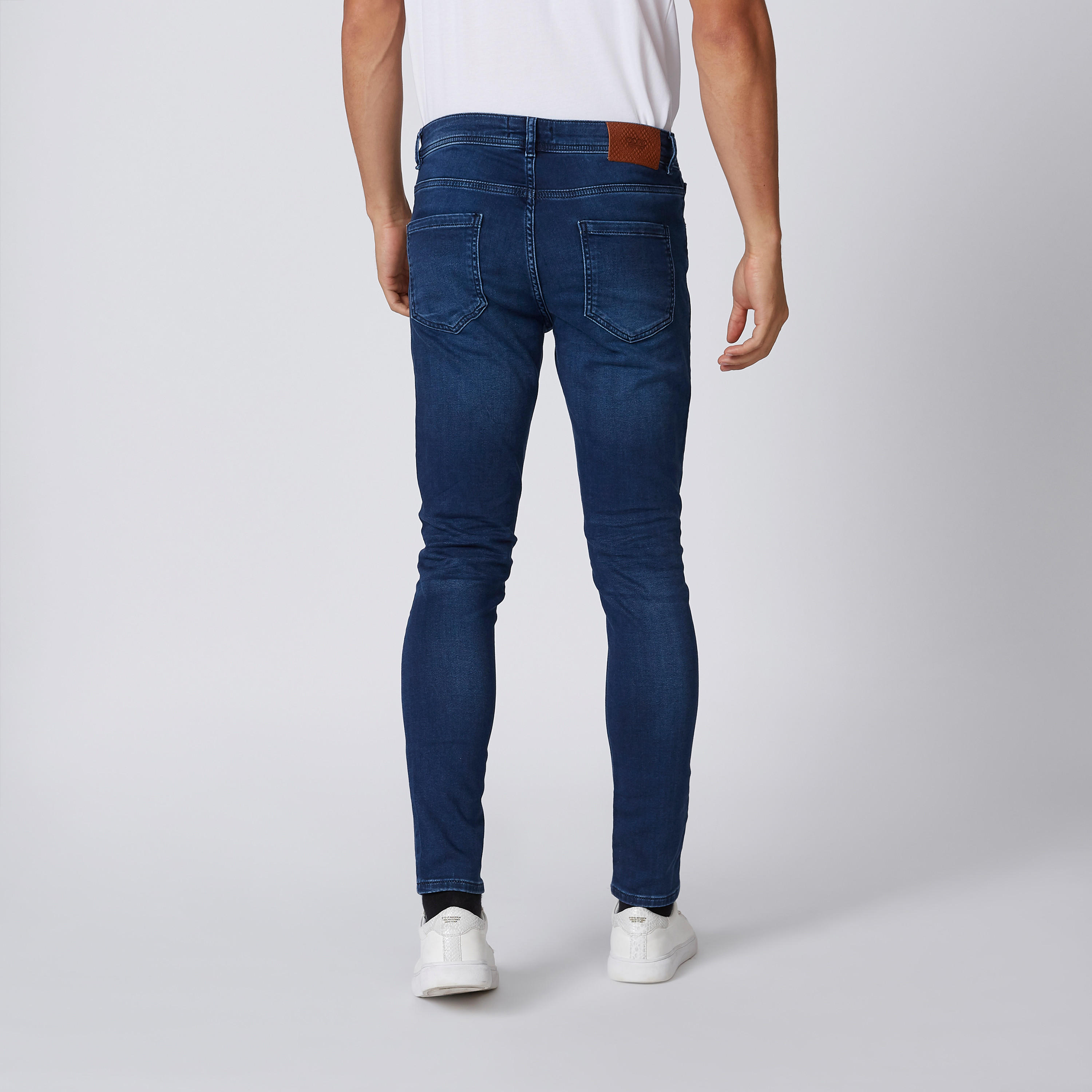 بنطلون جينز ممزّق بقصّة سليم وخصر متوسط الارتفاع وجيوب من آيكونيك-men-clothing-bottoms-jeans-image-2