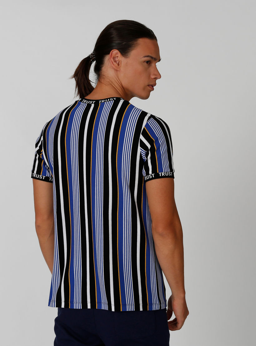 تيشيرت سليم مخطط بياقة ضيّقة وأكمام قصيرة من آيكونيك-men-clothing-tshirtsandpolos-tshirts-image-2