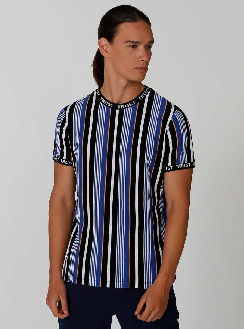 تيشيرت سليم مخطط بياقة ضيّقة وأكمام قصيرة من آيكونيك-men-clothing-tshirtsandpolos-tshirts-image-3