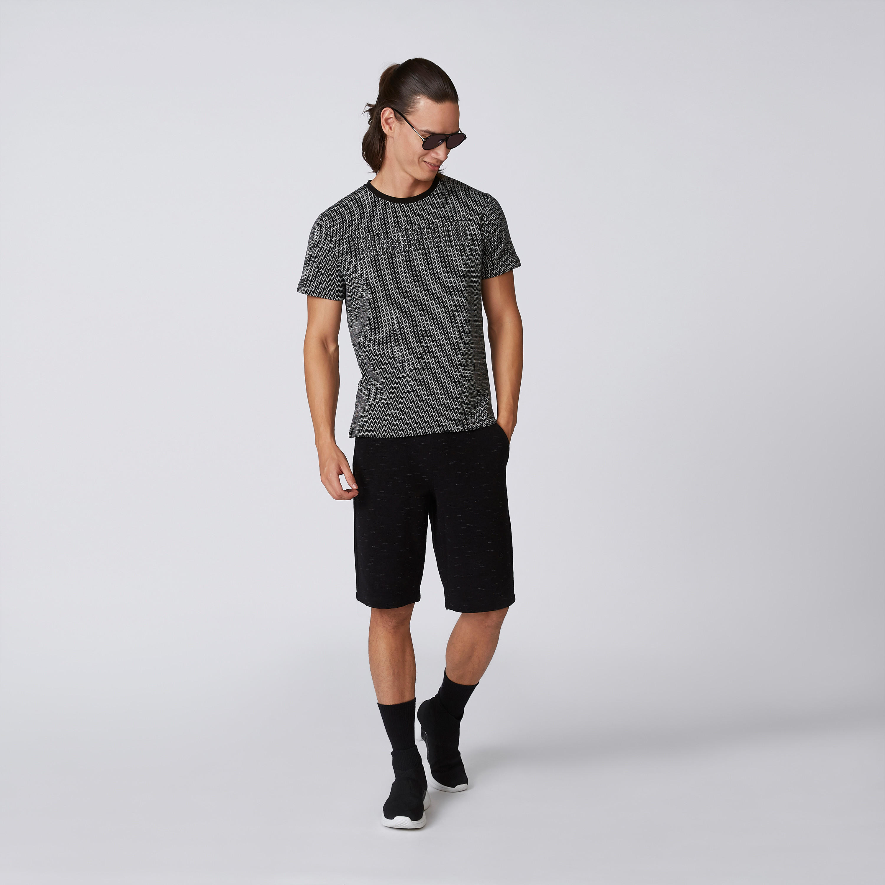 تيشيرت بارز الملمس بقصّة سليم وياقة مستديرة وأكمام قصيرة من آيكونيك-men-clothing-tshirtsandpolos-tshirts-image-5
