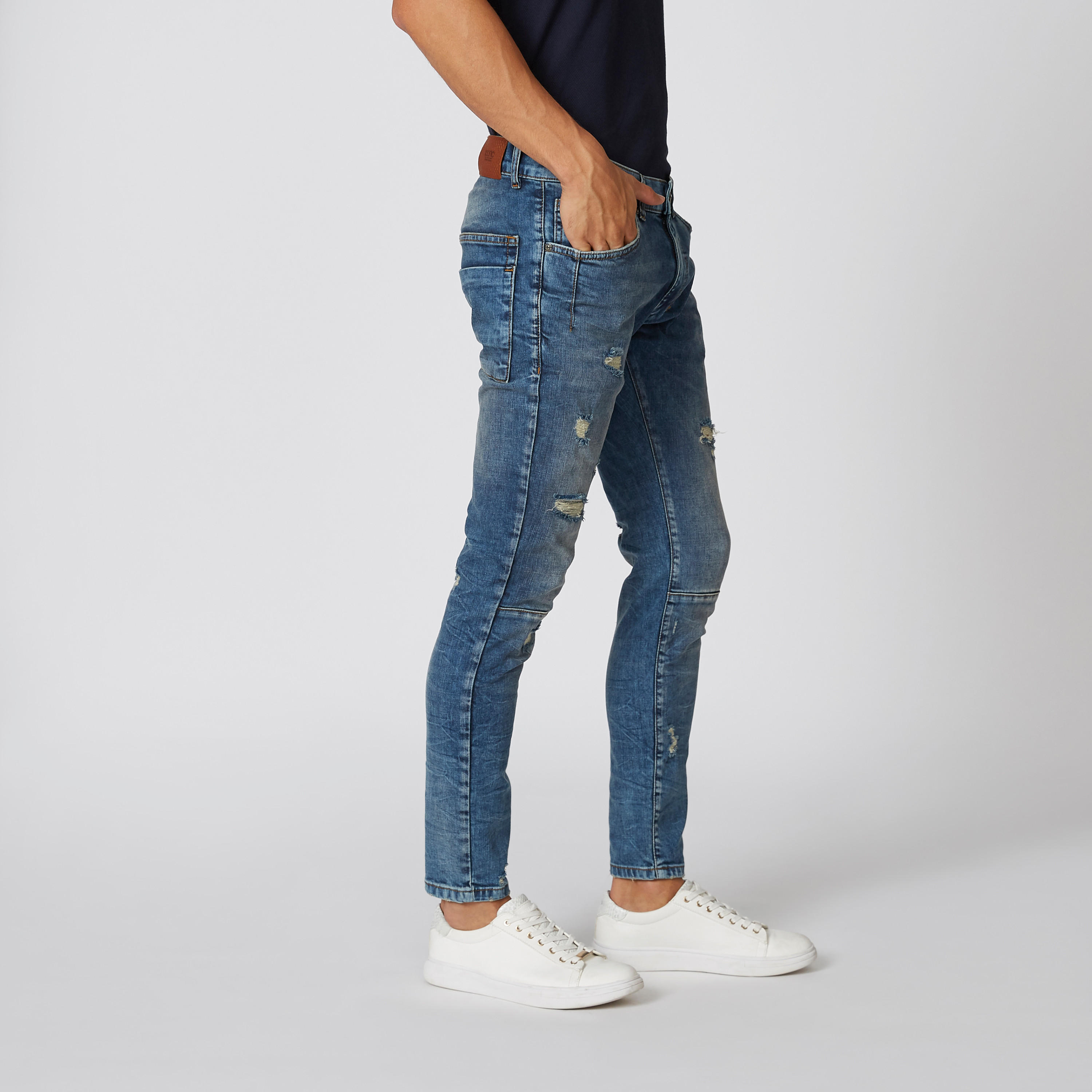 بنطلون جينز ممزّق بقصّة سليم وخصر متوسط الارتفاع وجيوب من آيكونيك-men-clothing-bottoms-jeans-image-1