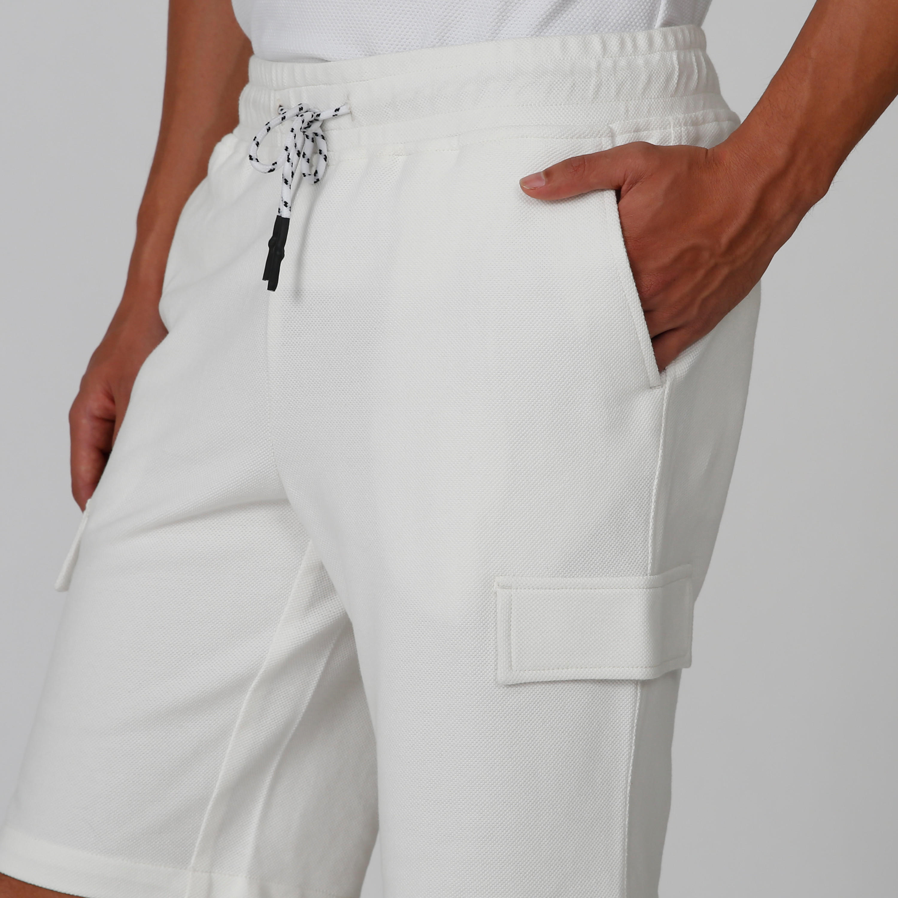 شورت سادة بخصر مطّاطي وجيوب من آيكونيك-men-clothing-bottoms-shorts-image-5