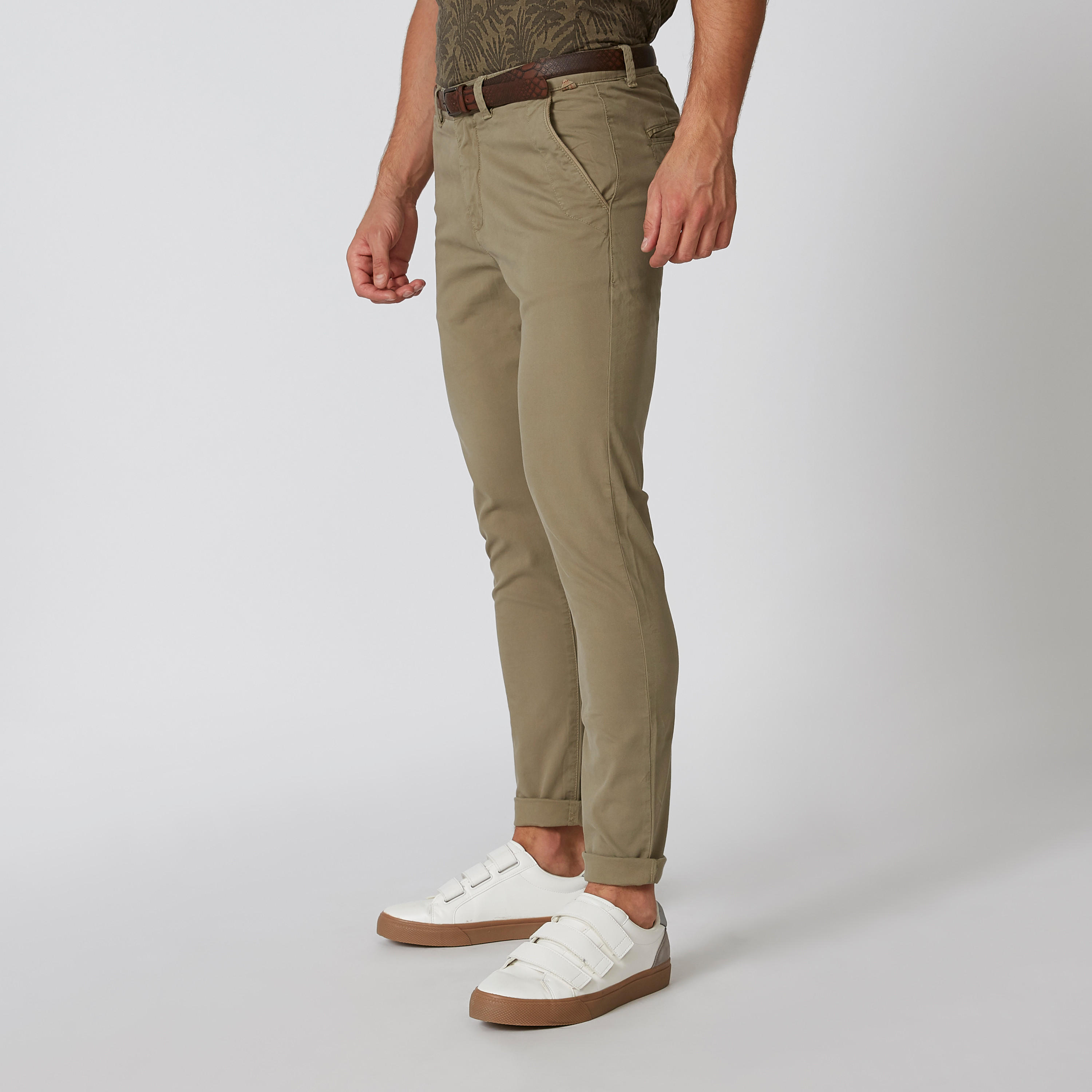 بنطلون سادة بقصّة سليم وخصر متوسط الارتفاع وجيوب من آيكونيك-men-clothing-bottoms-trousersandchinos-trousers-image-1