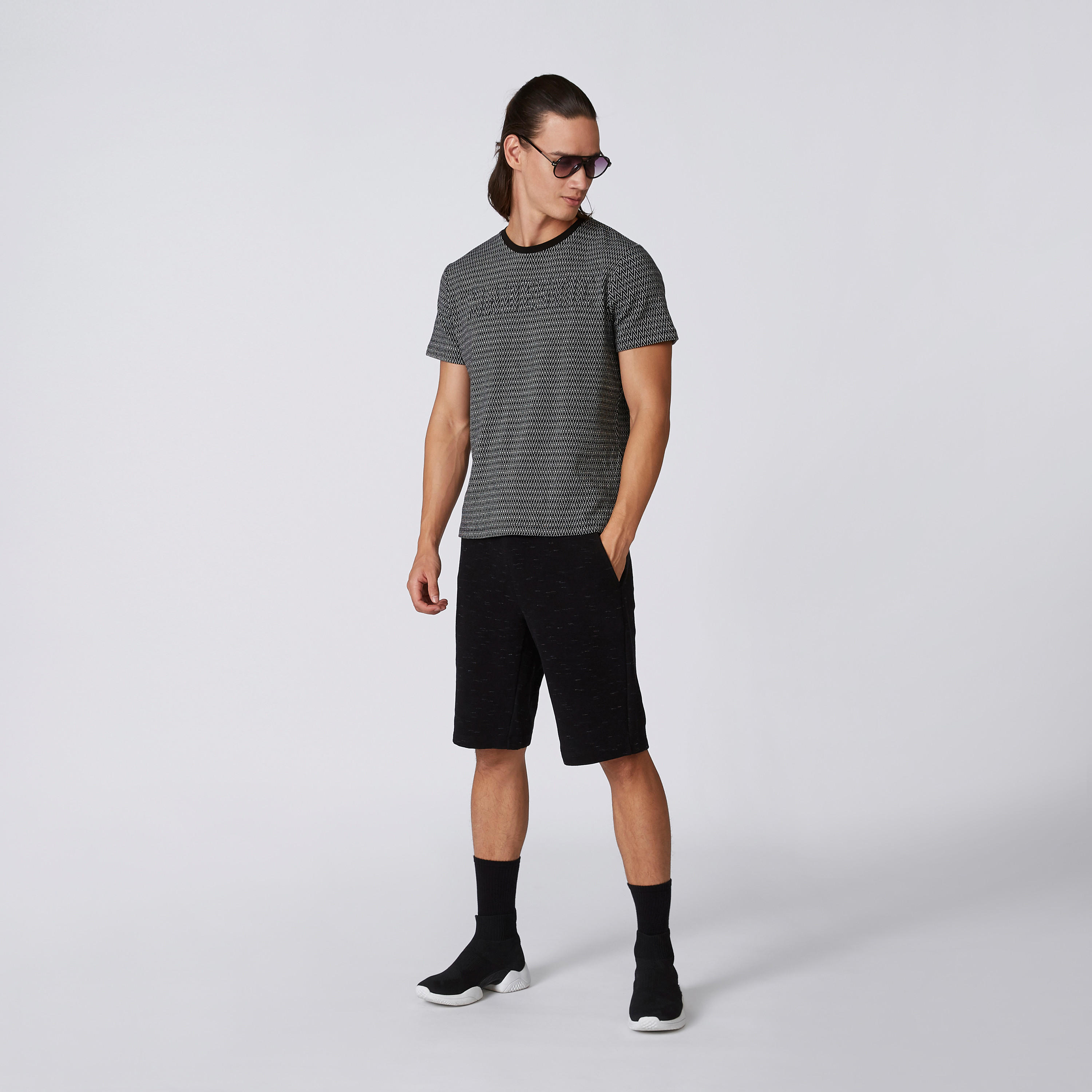 شورت بارز الملمس بقصّة سليم وجيوب من آيكونيك-men-clothing-bottoms-shorts-image-4