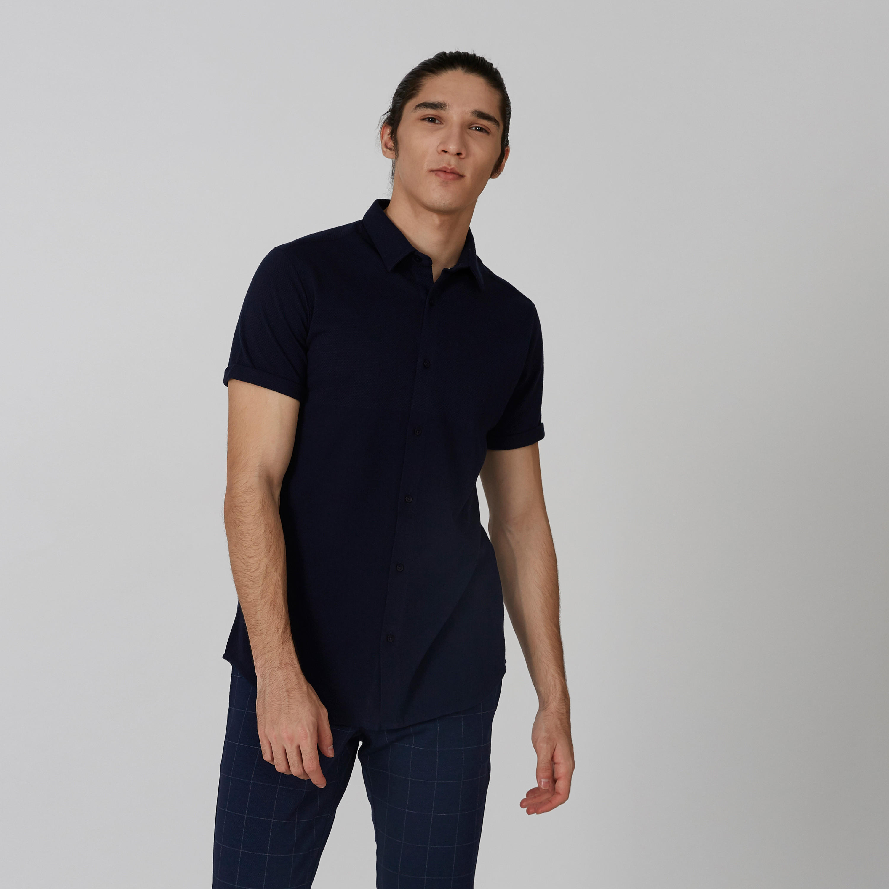 قميص سليم سادة بياقة عاديّة وأكمام قصيرة من آيكونيك-men-clothing-shirts-image-1