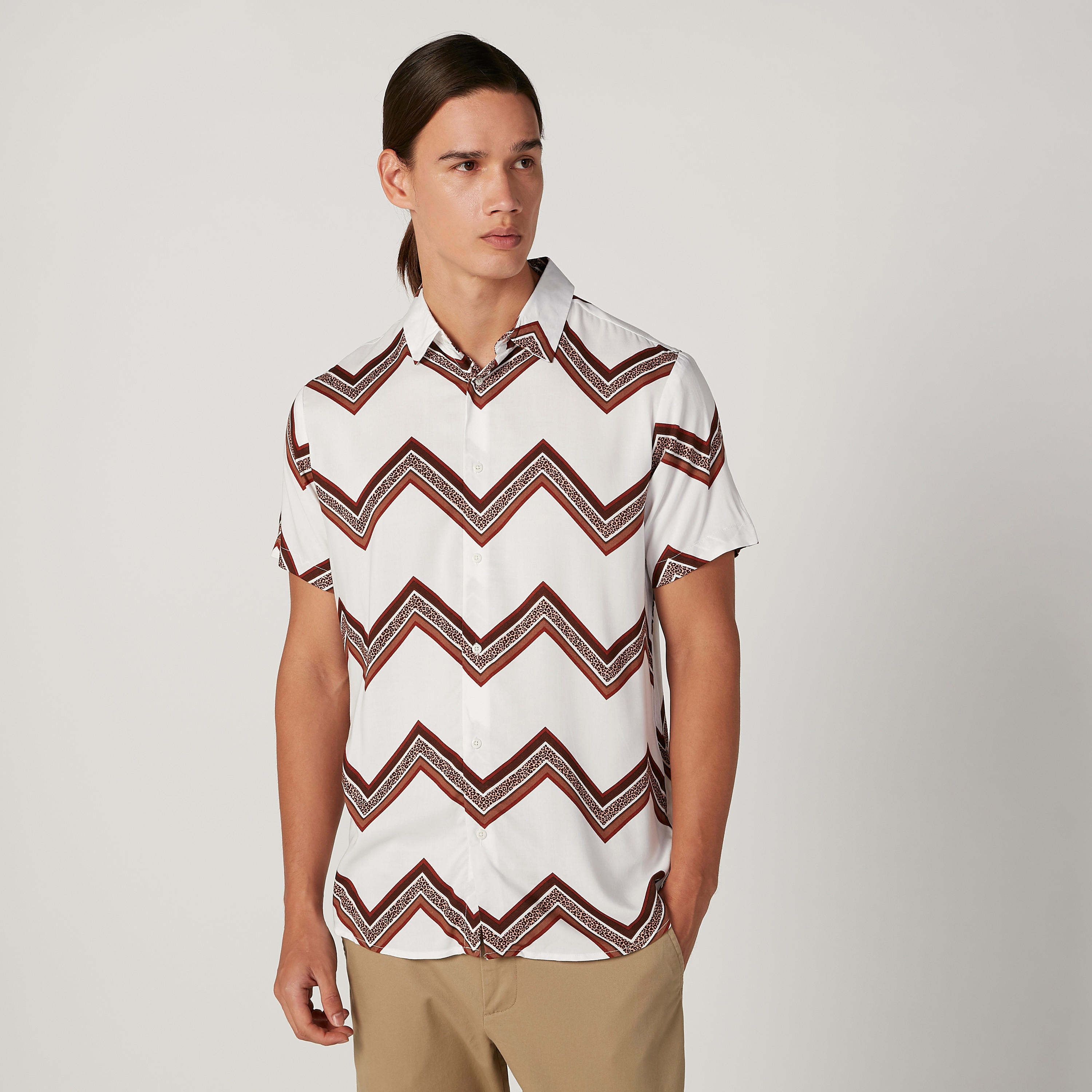 قميص سليم بياقة عادية وأكمام قصيرة وطبعات من آيكونيك-men-clothing-shirts-image-3